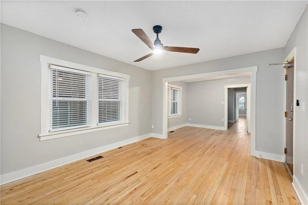 Living room cont.jpg
