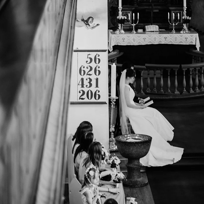 Dokumentarisk bryllupsfotografering Rygge kirke.jpg