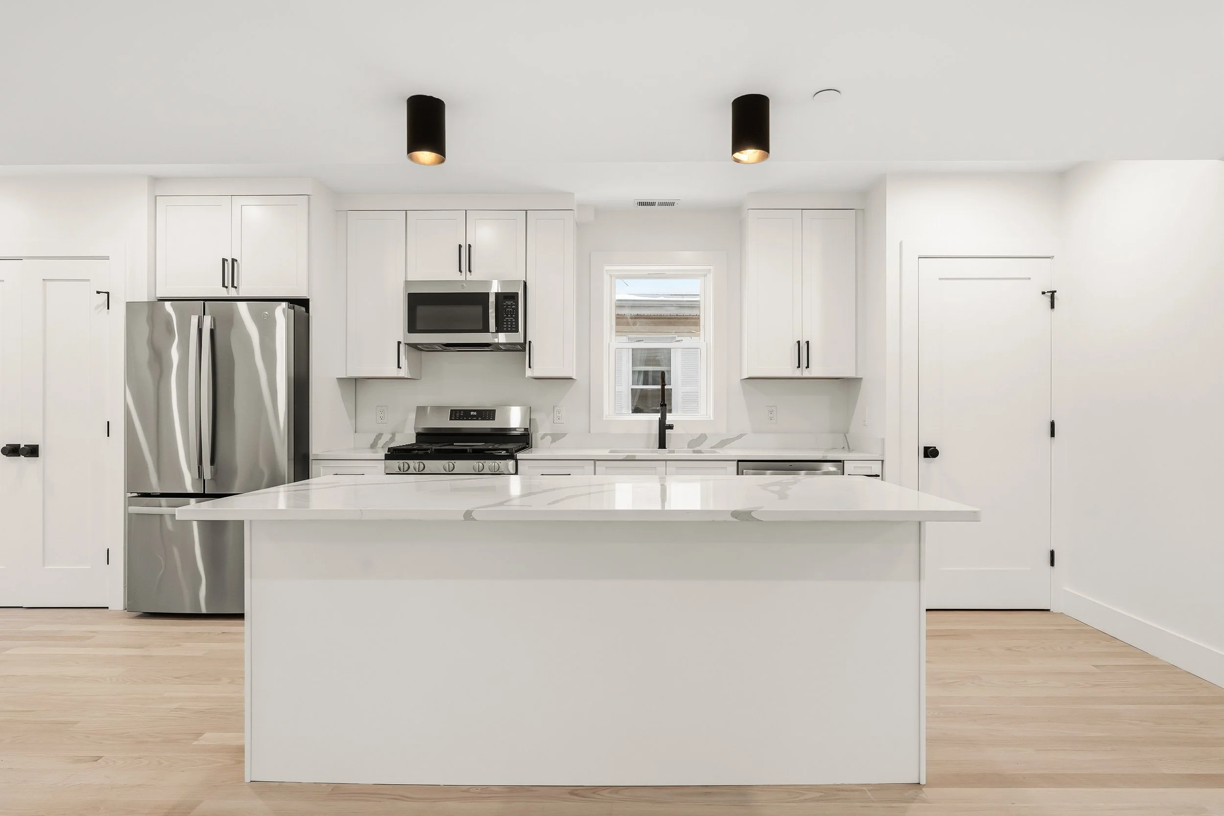 2195 Dorchester Ave-10 (1).jpg