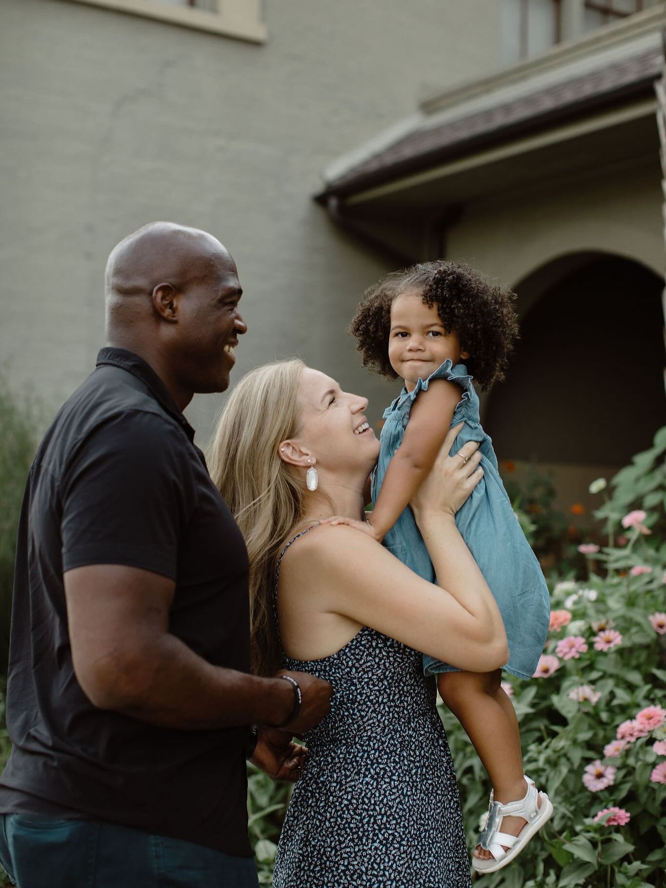 The Robinson Family🌸
Such a blessing to capture these sweet and beautiful moments 😊

Every Fall gets super busy but I always make time for mini sessions. I have a few open spots-reach out and get your session on the books! ✨

#familyphotos #familyp