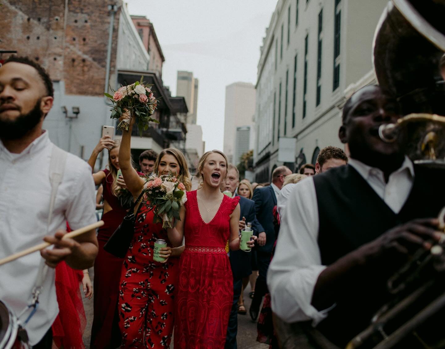 Scenes🖤

#neworleanswedding #weddingphotography #secondline #documentaryphotographer #weddingphotographer