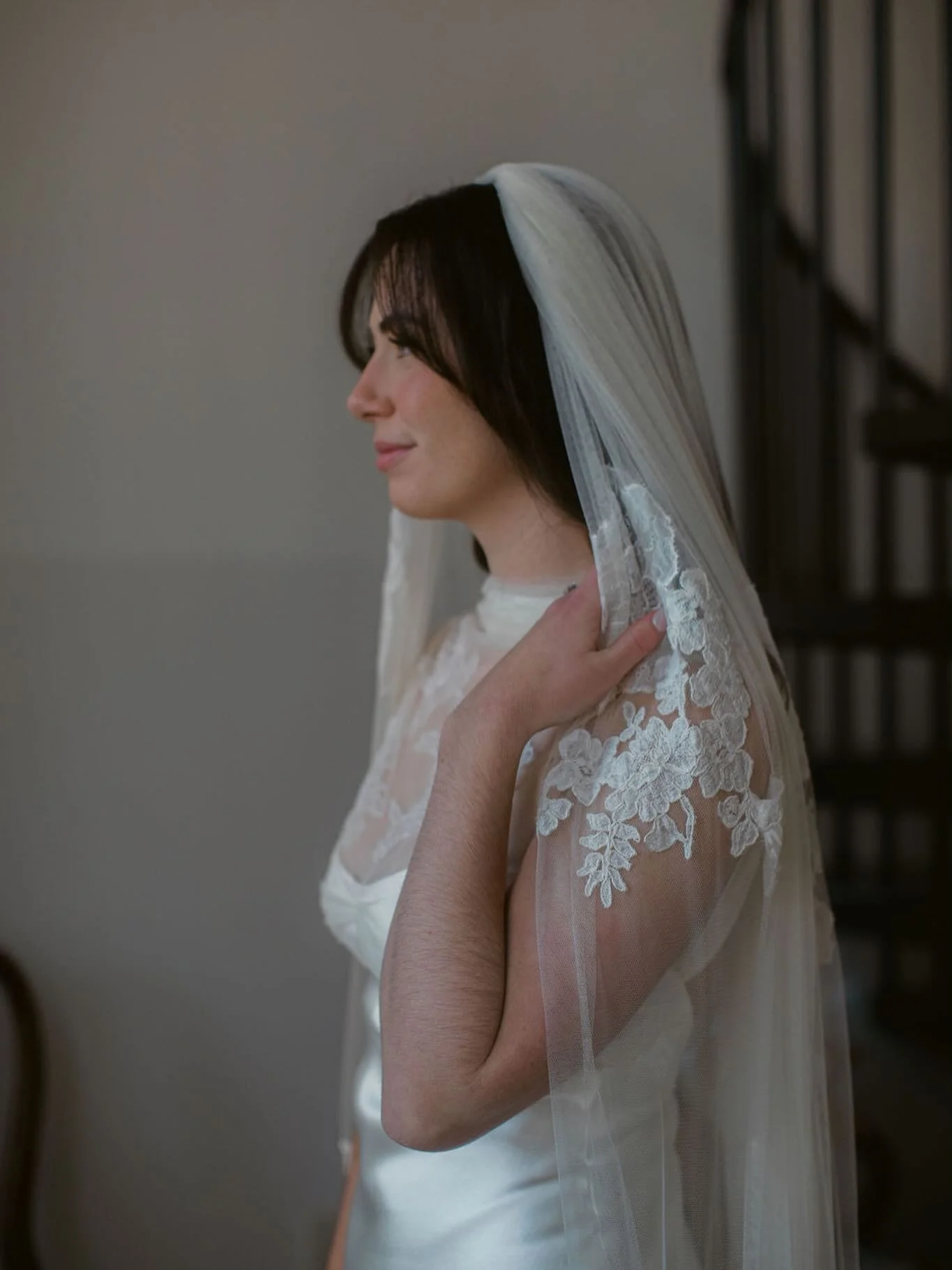 Quiet moment with beautiful Allison🩵 

#neworleansweddingphotographer #neworleansweddings 

@gabriellejamesevents @kaseysmithbeauty @niccostanza