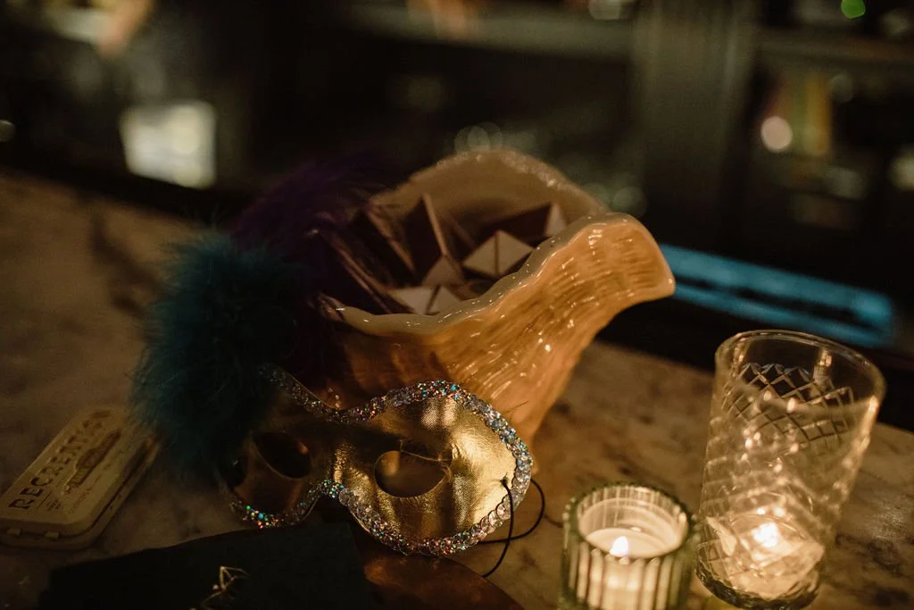 shell sculpture on the bar