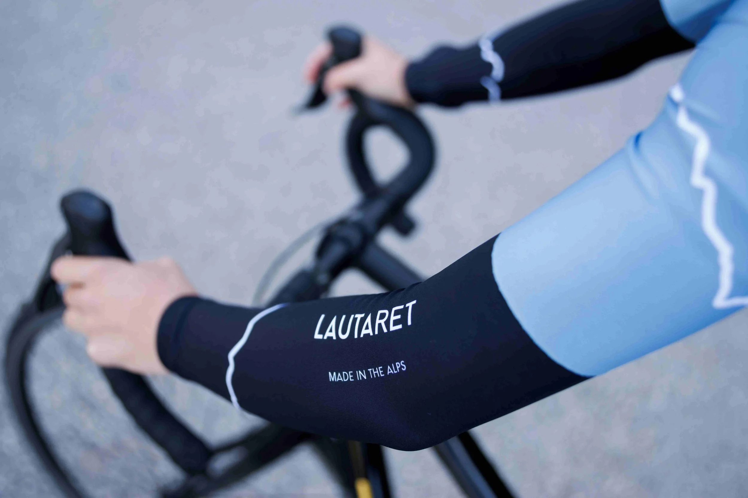 arm warmers female.jpg