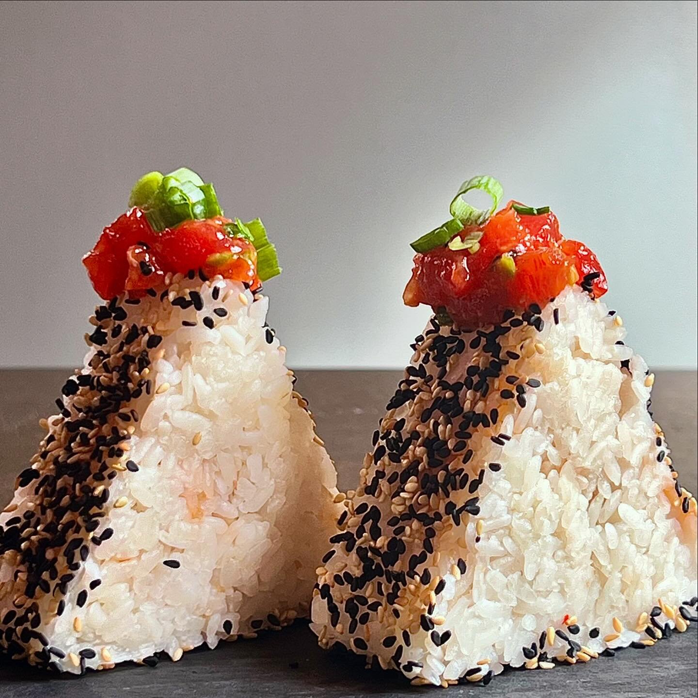 Raw Bar night is smokin!  Come on in and enjoy these beauties with some Sake! 
Spicy Tuna Onigiri. ❤️
