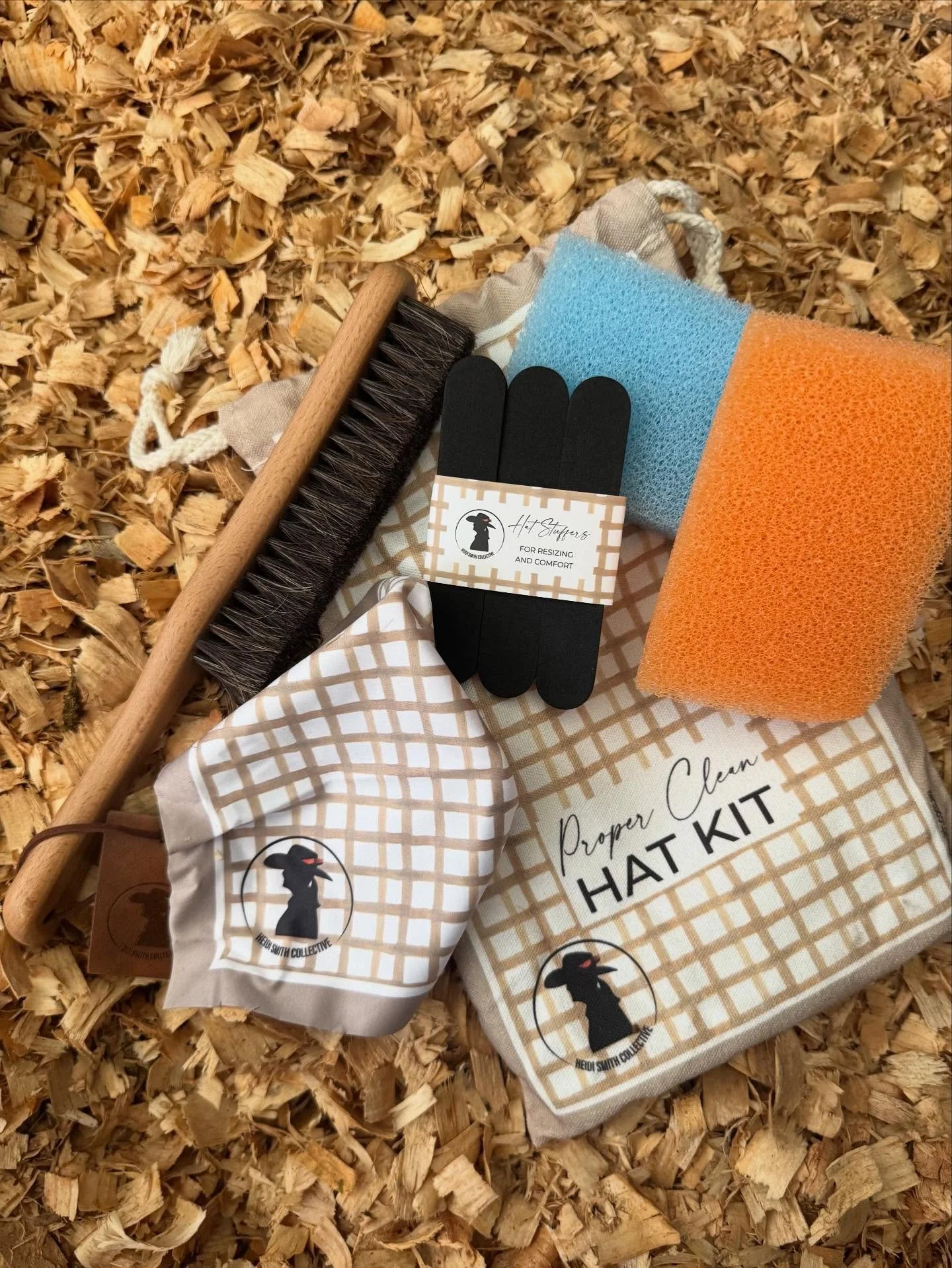 Our Proper Clean Hat Kits are going great guns having already sent them out to 5 states! I am bound for the Post Office tomorrow so if you want to be in this mail run, order now! Link in the bio! 

Kit includes:
- hat brush
- 2 x cleaning sponges
- m