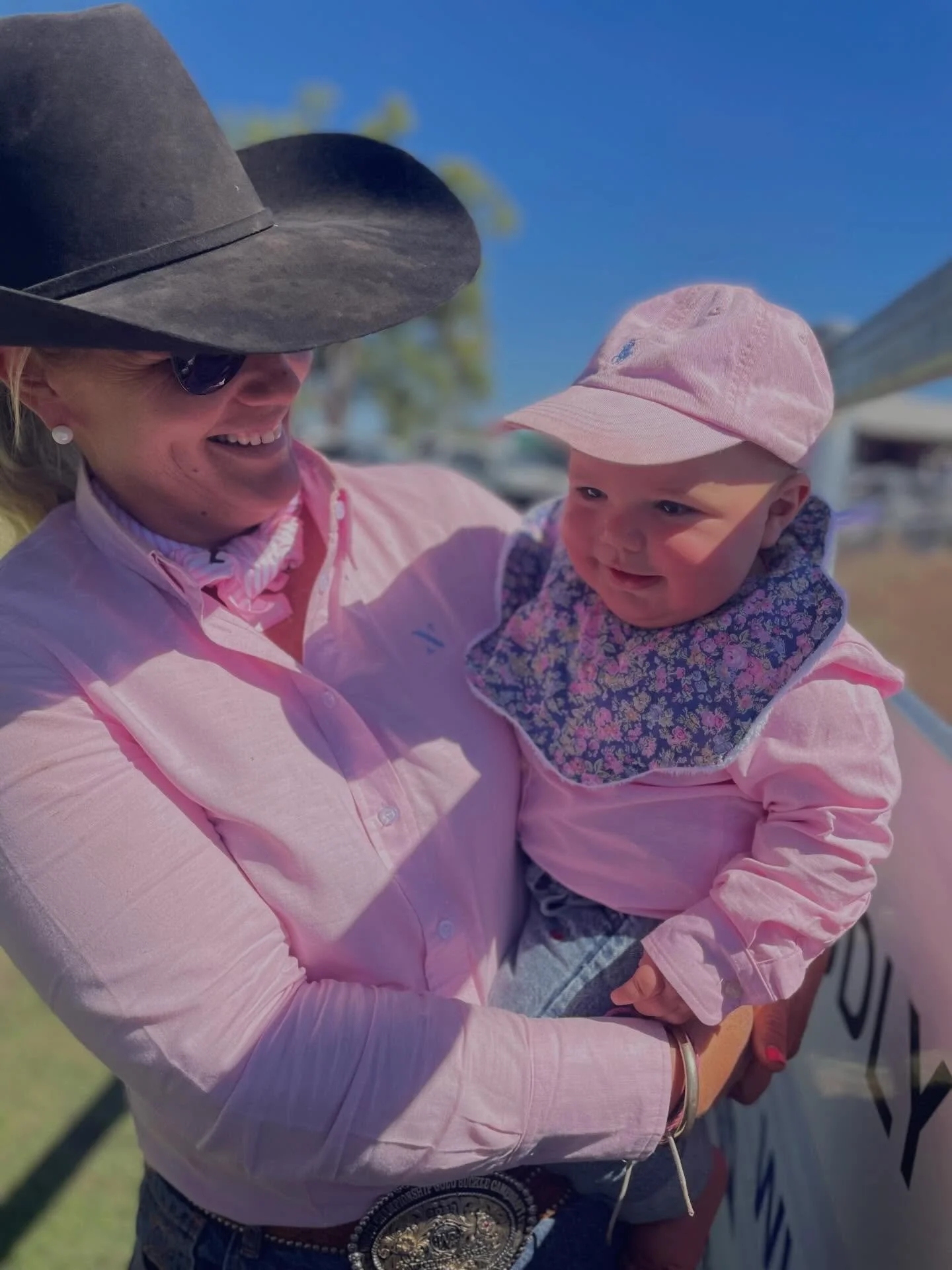 Throw back to Maules Creek draft a couple of weekends ago! A fabulous 3 day draft that oozes atmosphere, fun and good old fashioned hospitality! Gert and I got to hang with some of our favourites and I got to start some baby horses&hellip;we had a bi