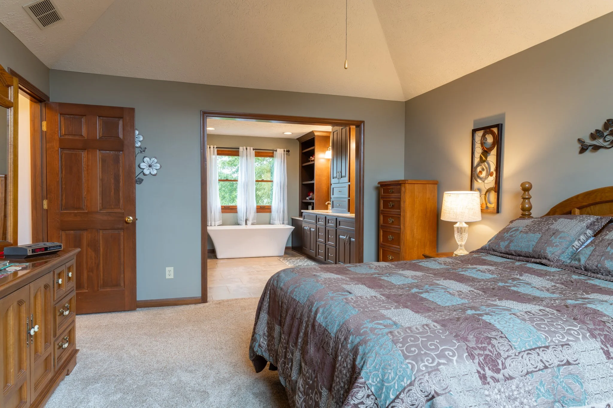 GraniteCt_MasterBed-2.jpg