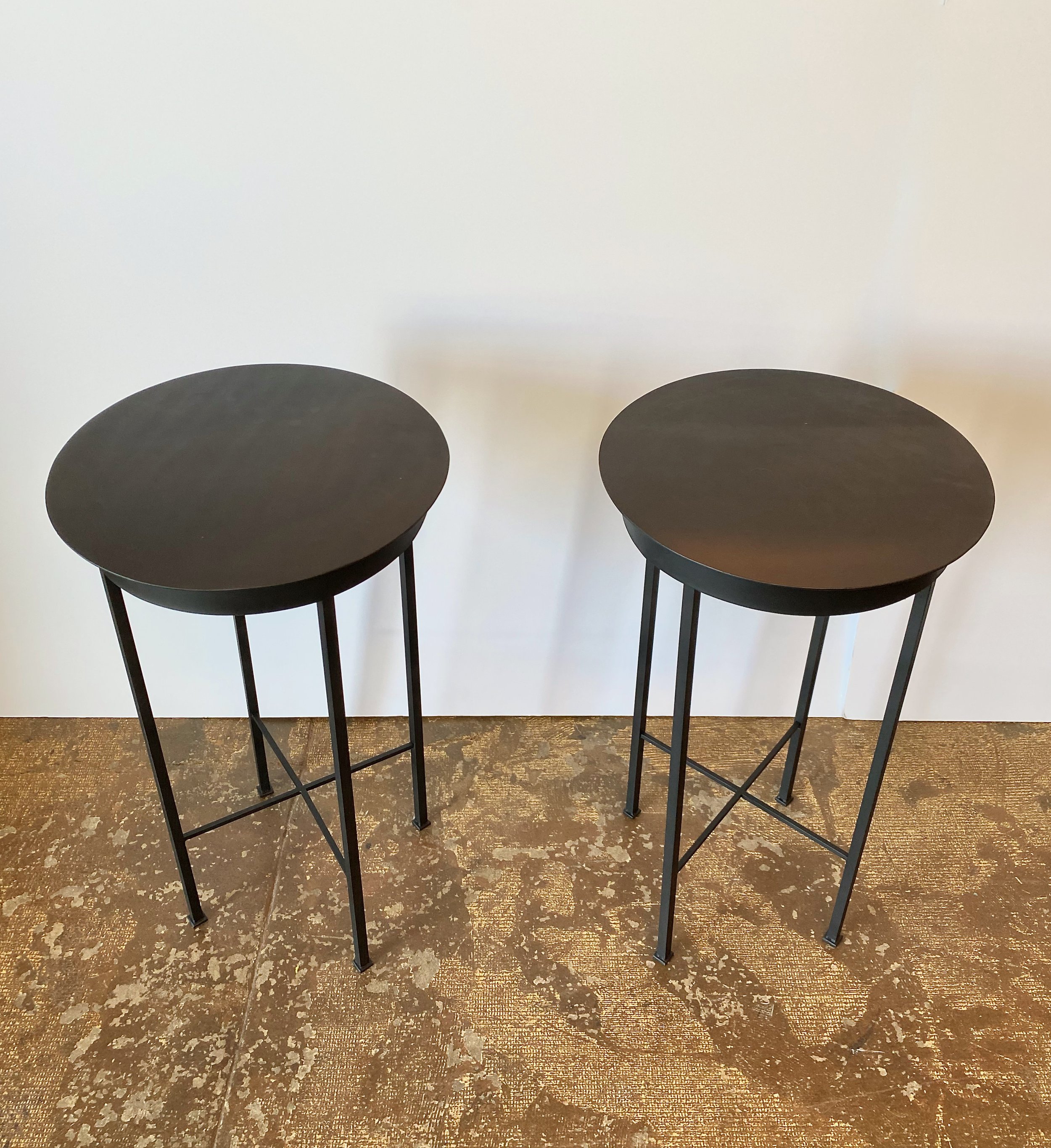 moderne french steel rnd tables - 4.jpeg
