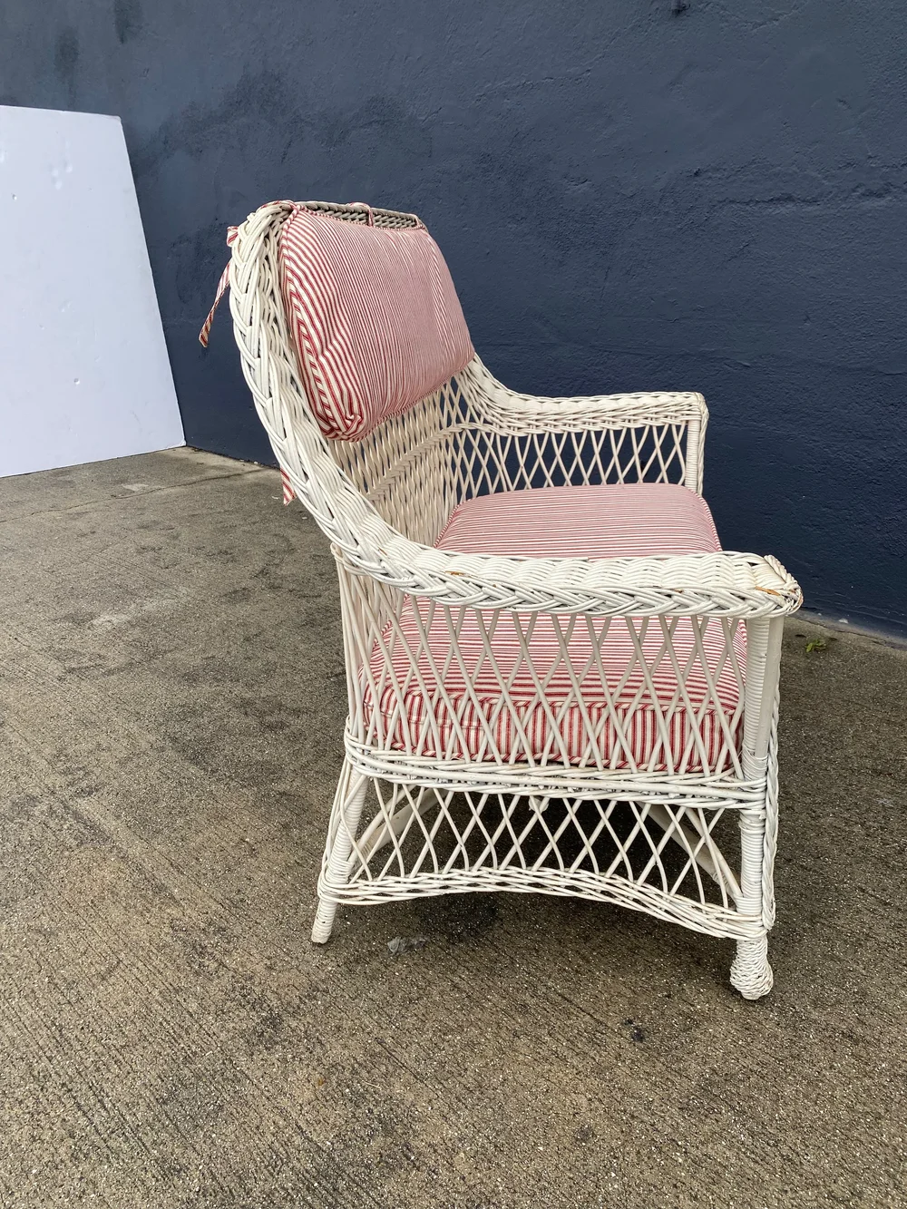 HOLD **** Bar Harbor Wicker Settee — MJH Design Arts