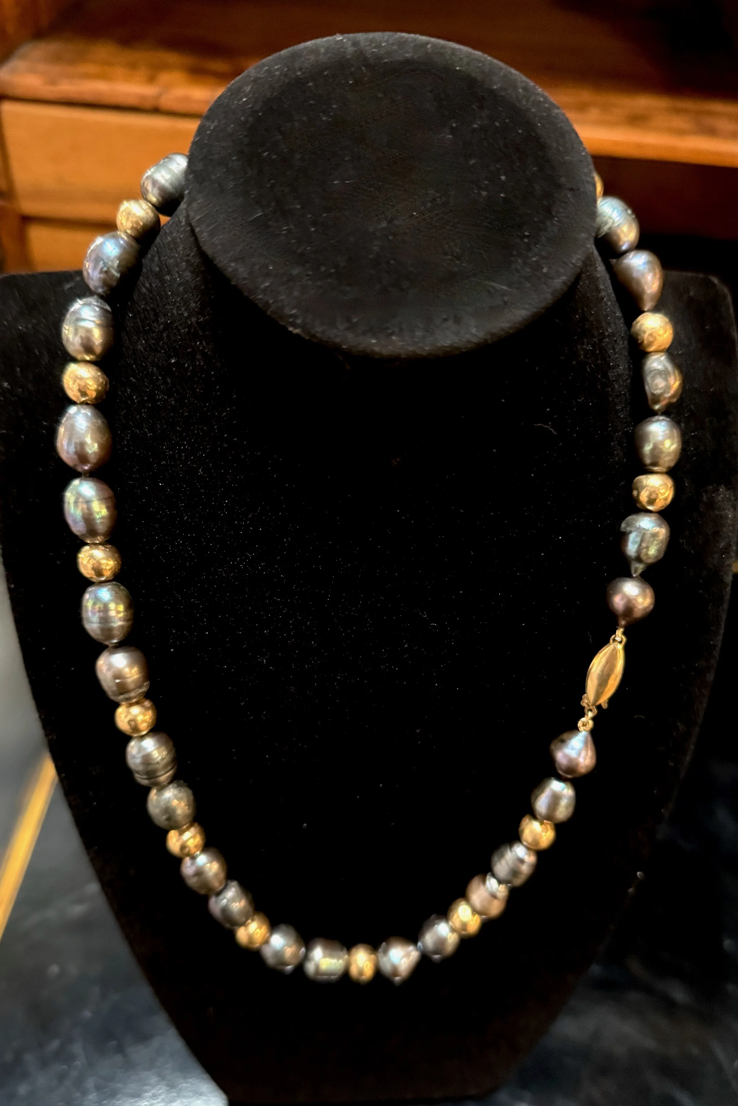 baroque black pearl and gold necklace - 2.jpeg