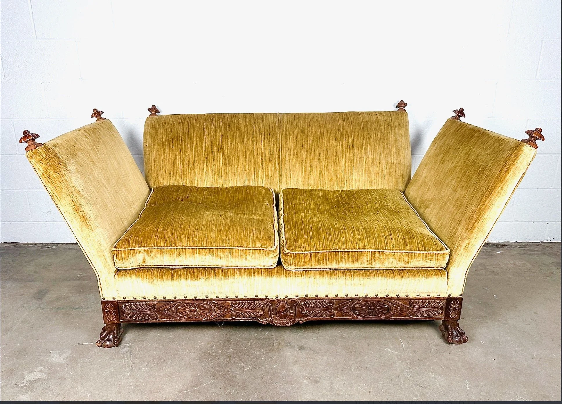 Knole sofa - 2.jpeg