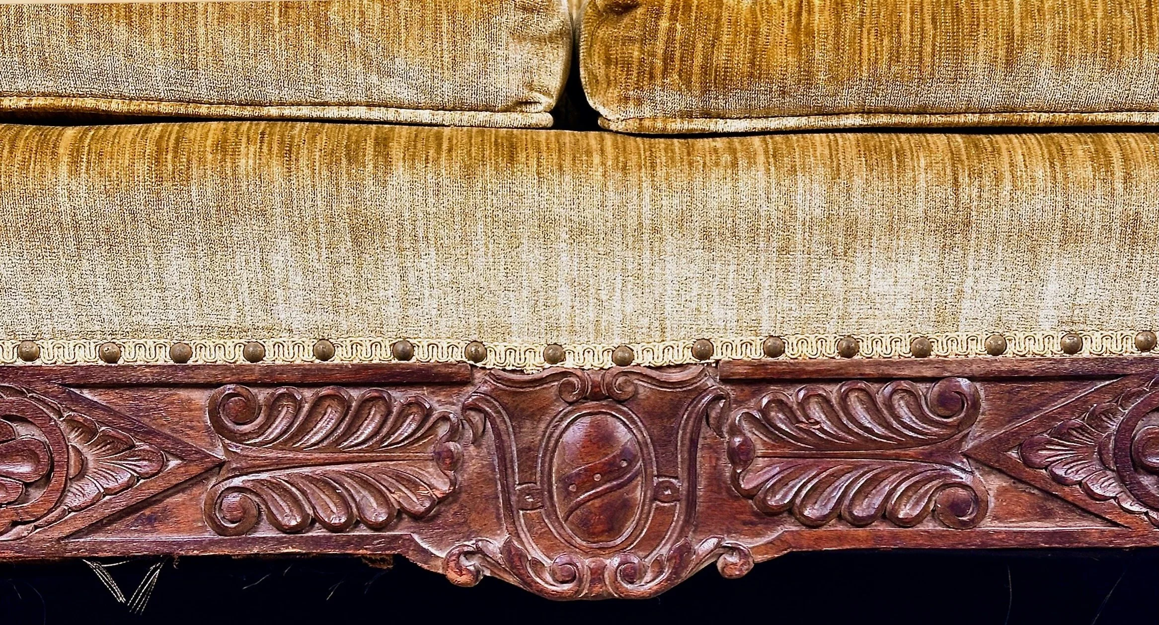 Knole sofa - 3.jpeg