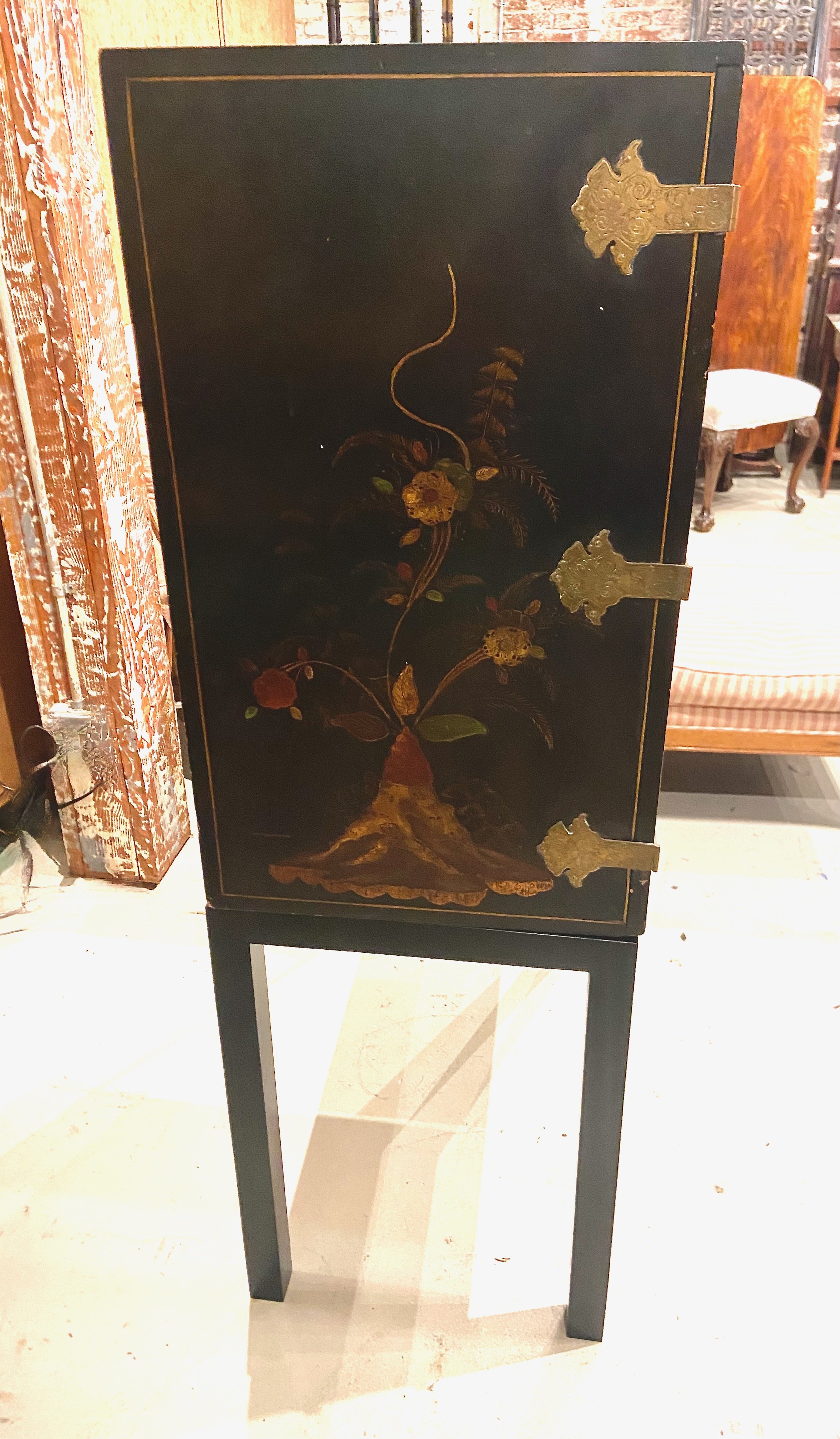 Japanned cabinet 2 - 6.jpeg