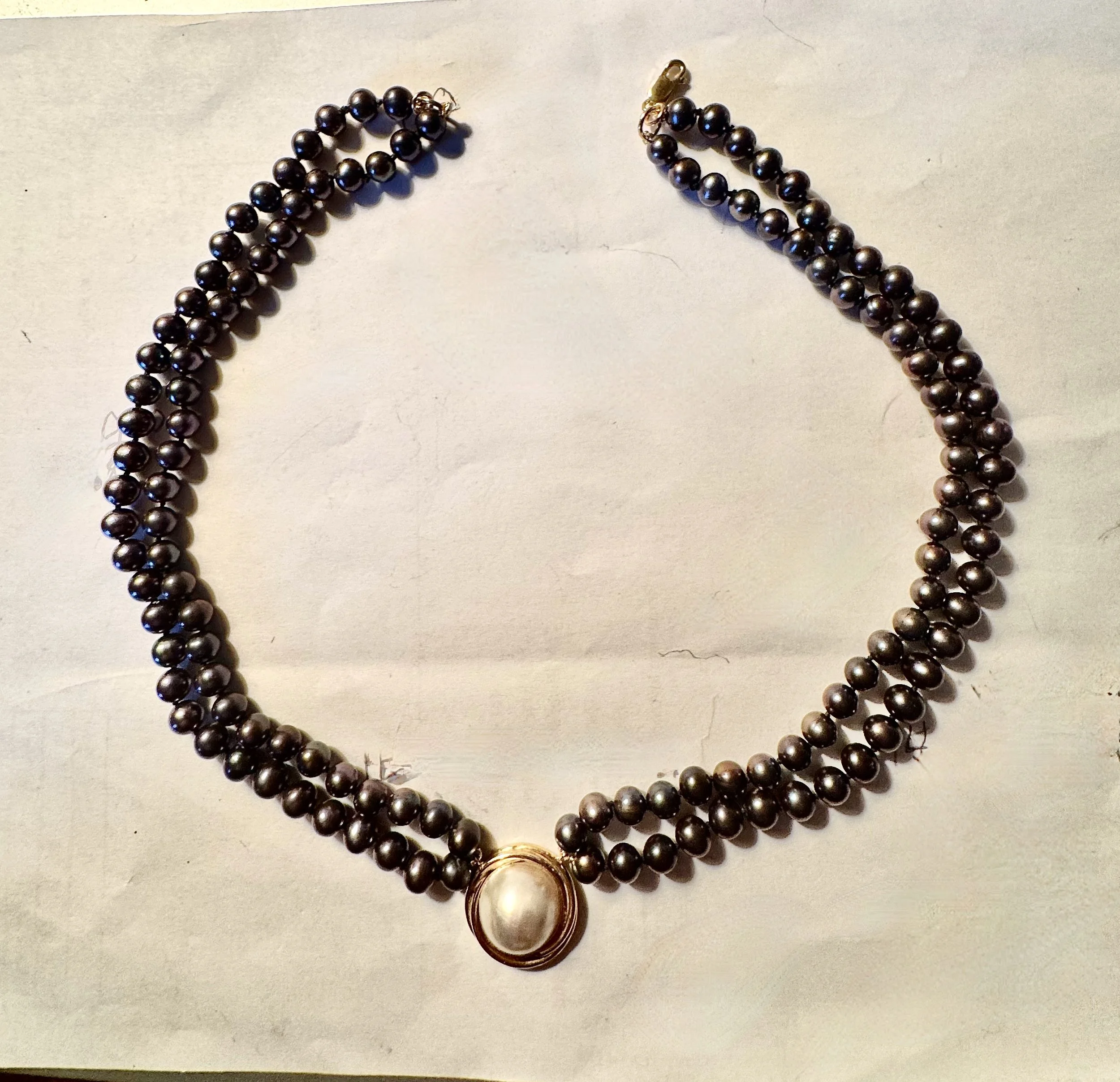 black pearl and mabe pearl necklace - 1.jpeg