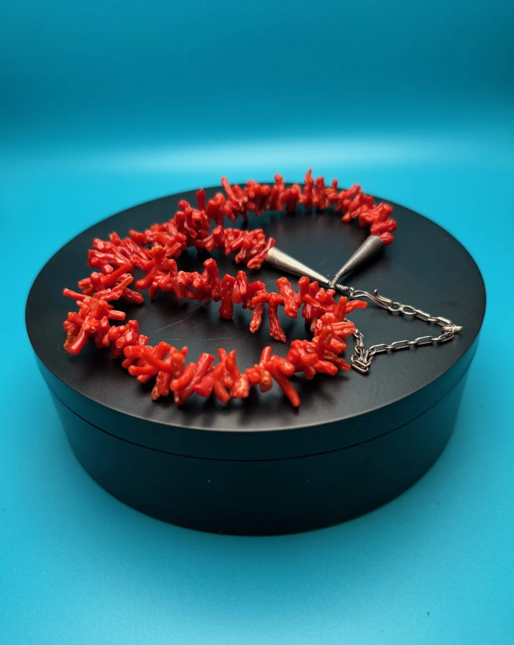 Mid-Century Navajo Mediterranean Coral Necklace, 19 Inches
