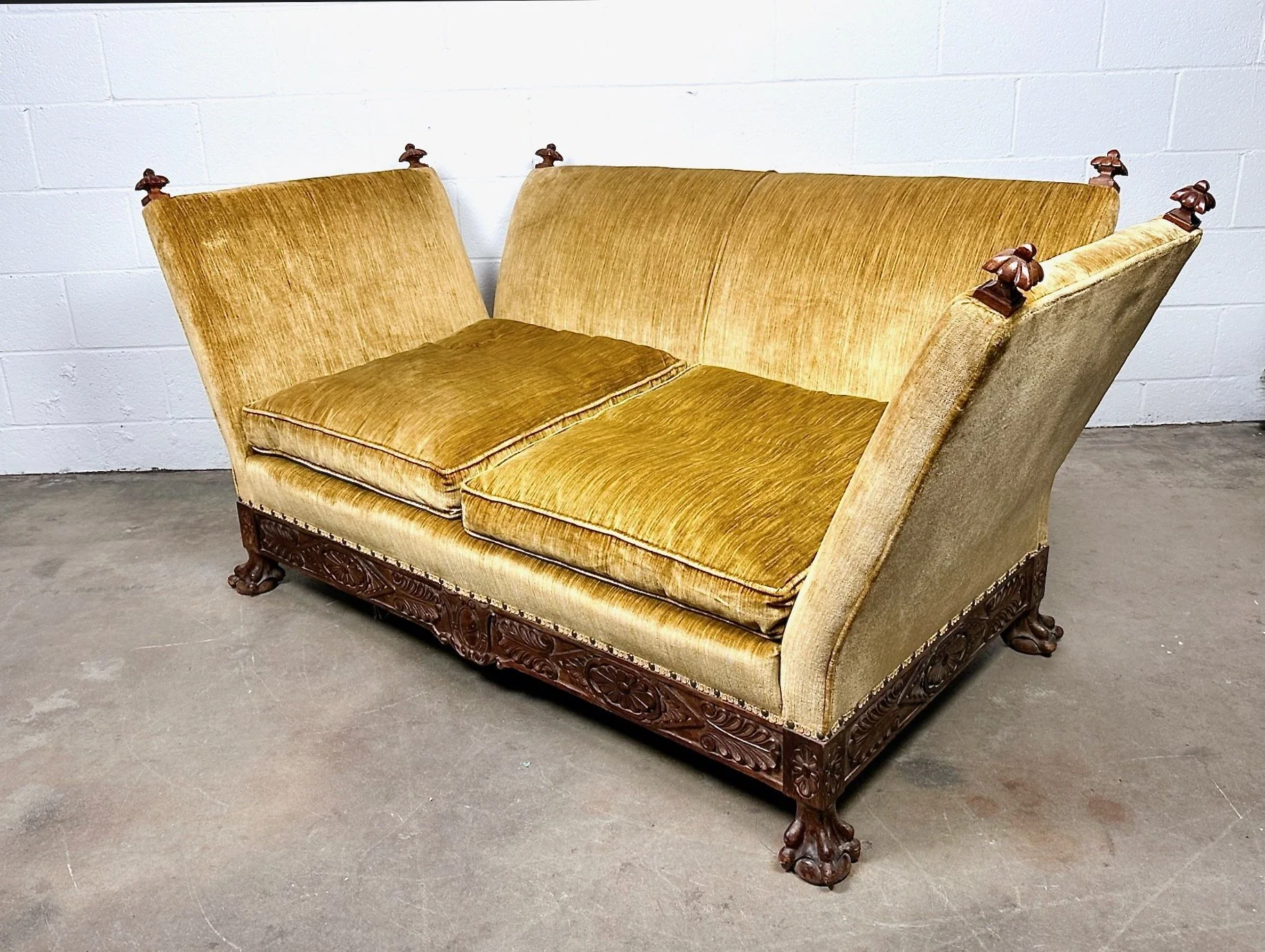 Knole sofa - 5.jpeg