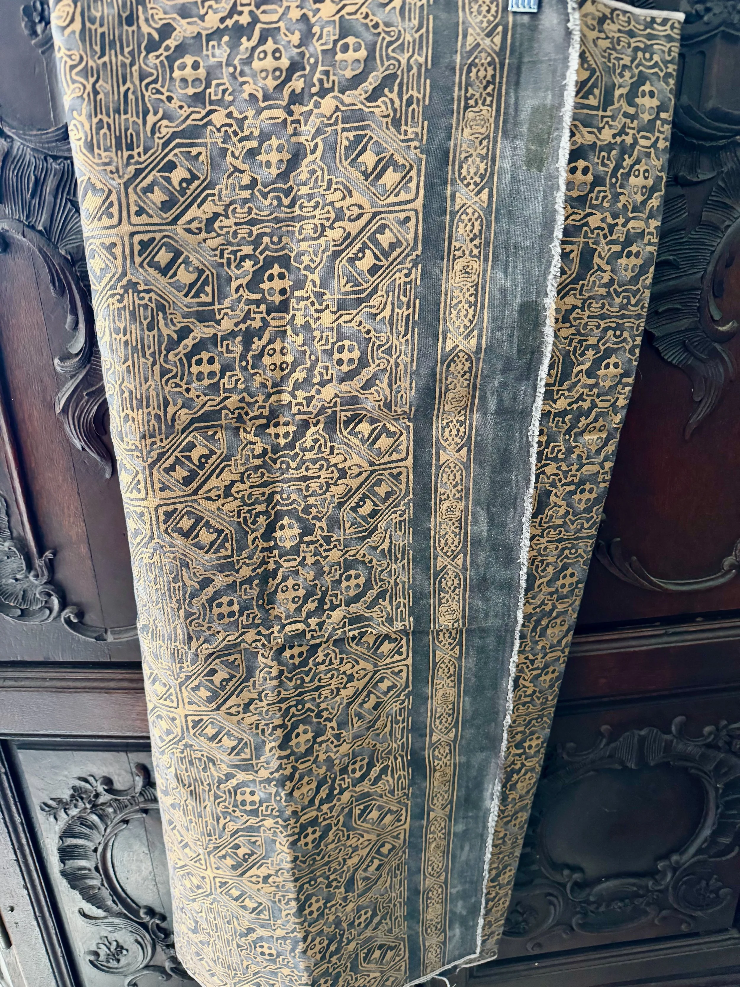Moresco fortuny in Black & gold - 4.jpeg