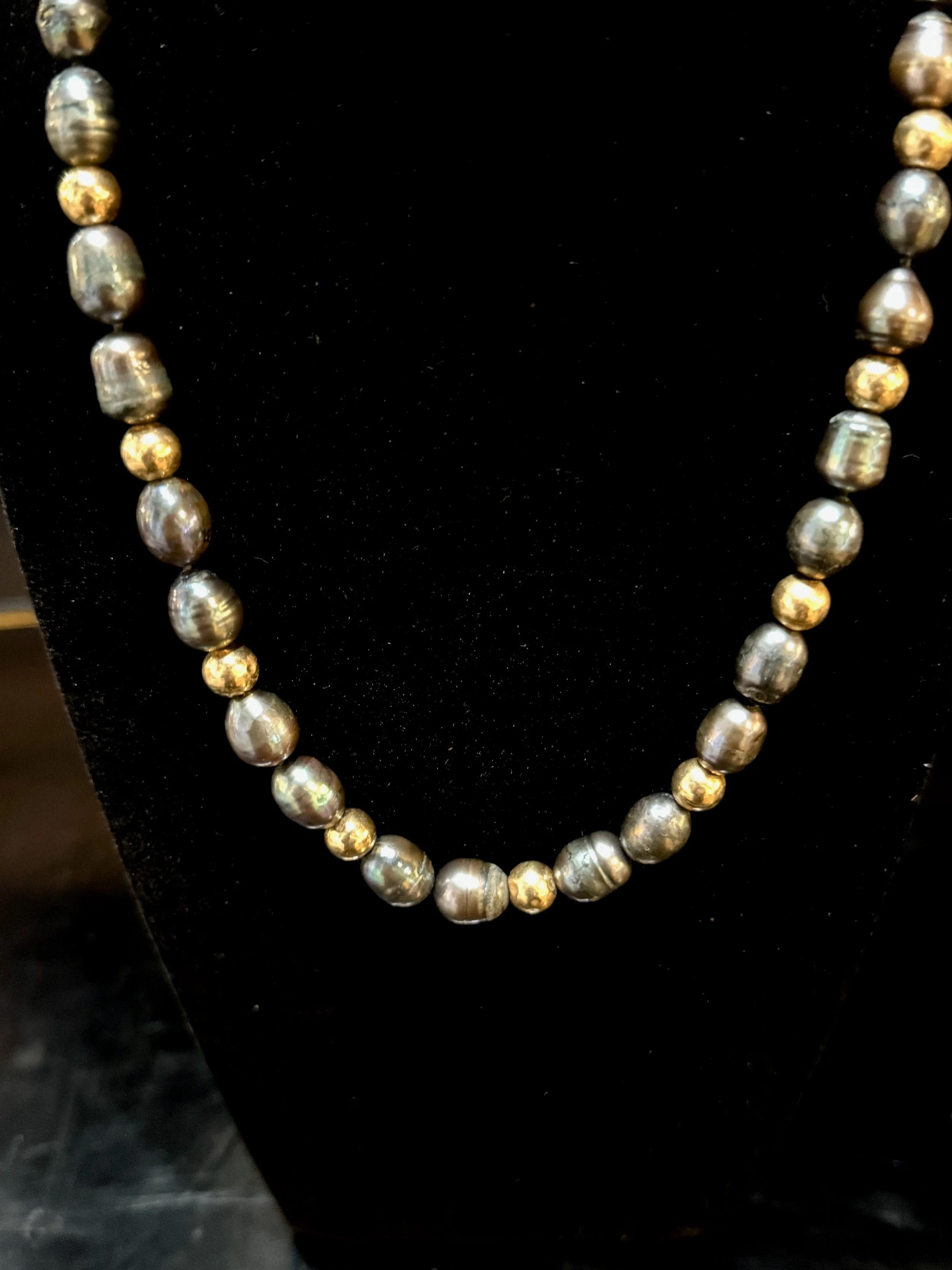 baroque black pearl and gold necklace - 4.jpeg