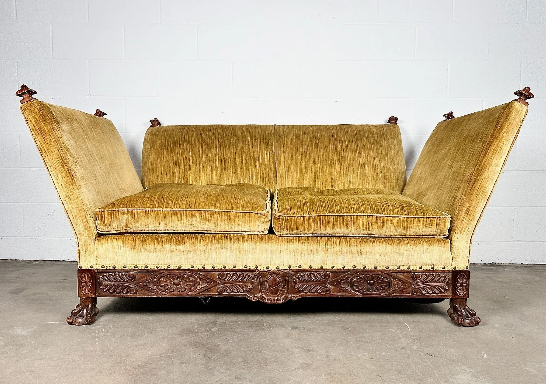 Knole sofa - 1.jpeg