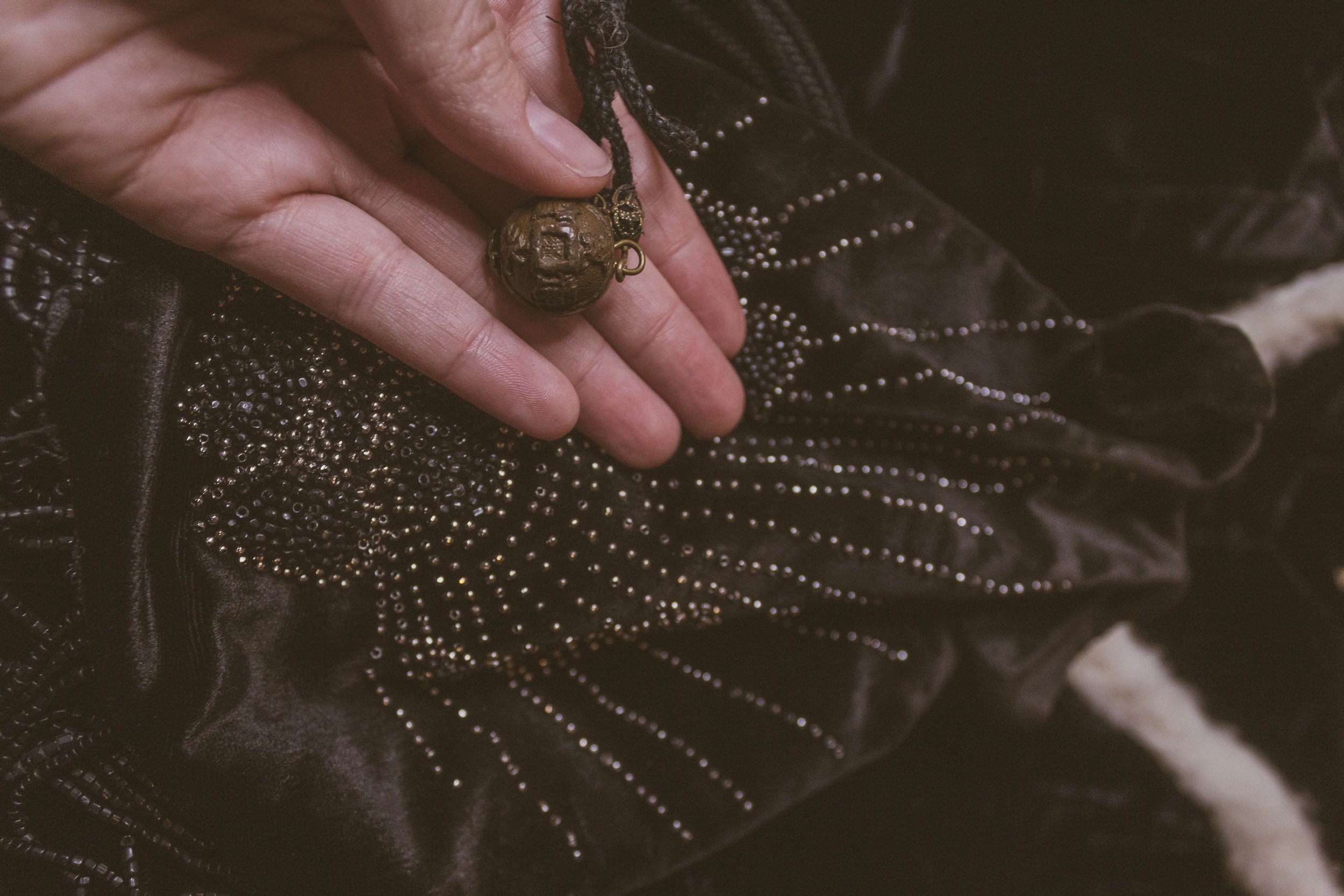 https://i.etsystatic.com/16779620/r/il/aa2810/4390905830/il_fullxfull.4390905830_6jv1.jpg