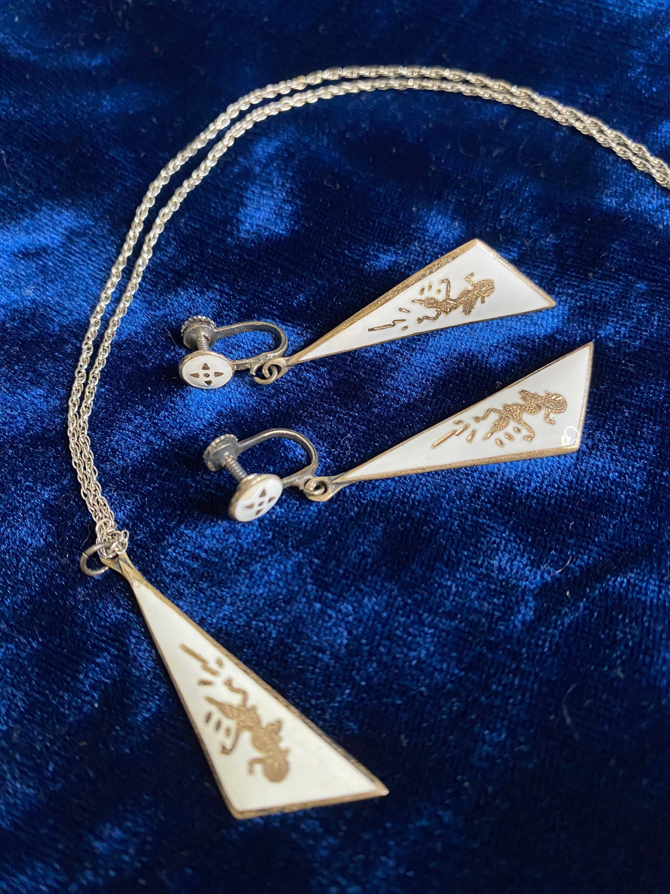 https://i.etsystatic.com/16779620/r/il/26d4fb/4373233832/il_fullxfull.4373233832_au8h.jpg