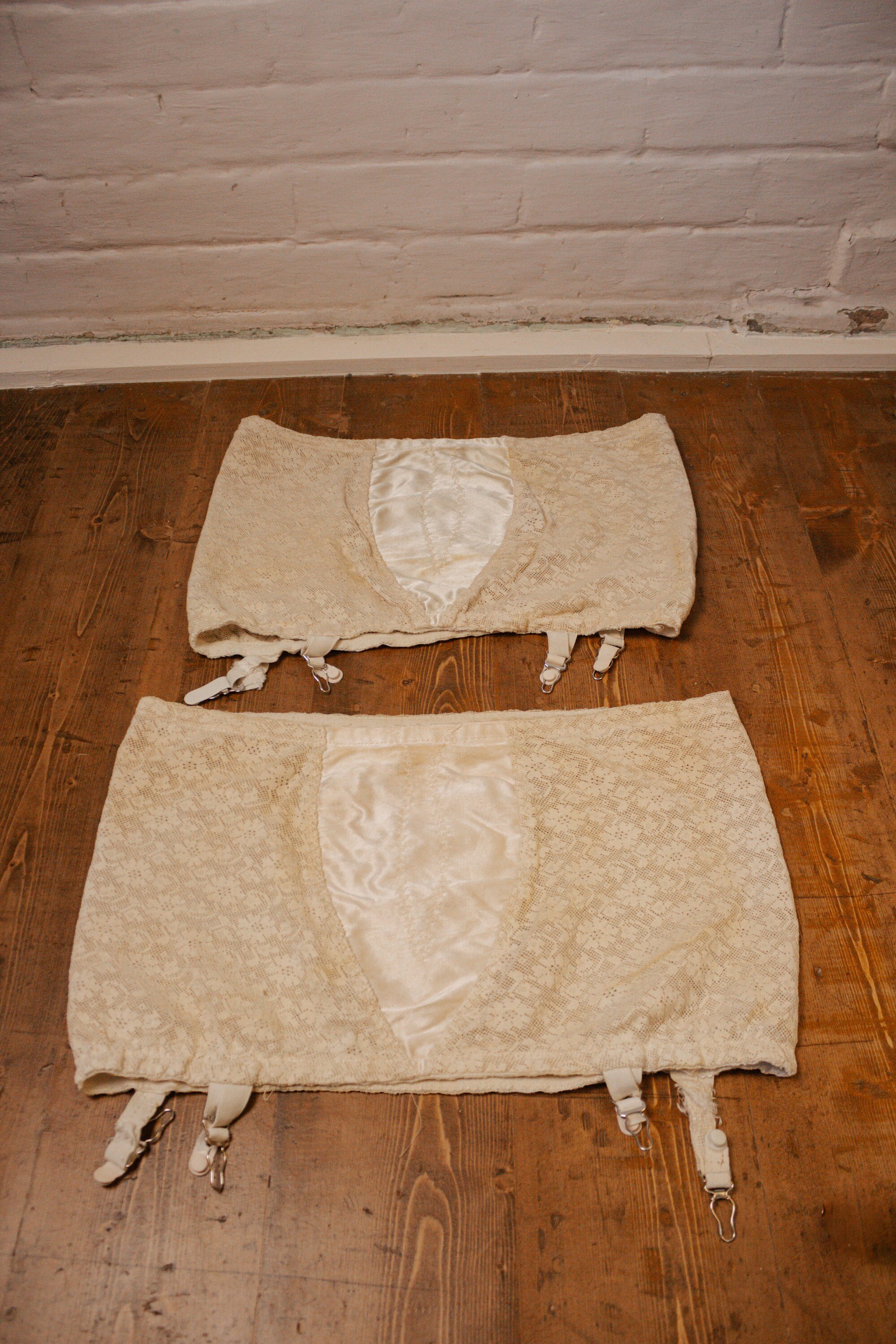 https://i.etsystatic.com/16779620/r/il/90e288/5780232765/il_fullxfull.5780232765_s21q.jpg