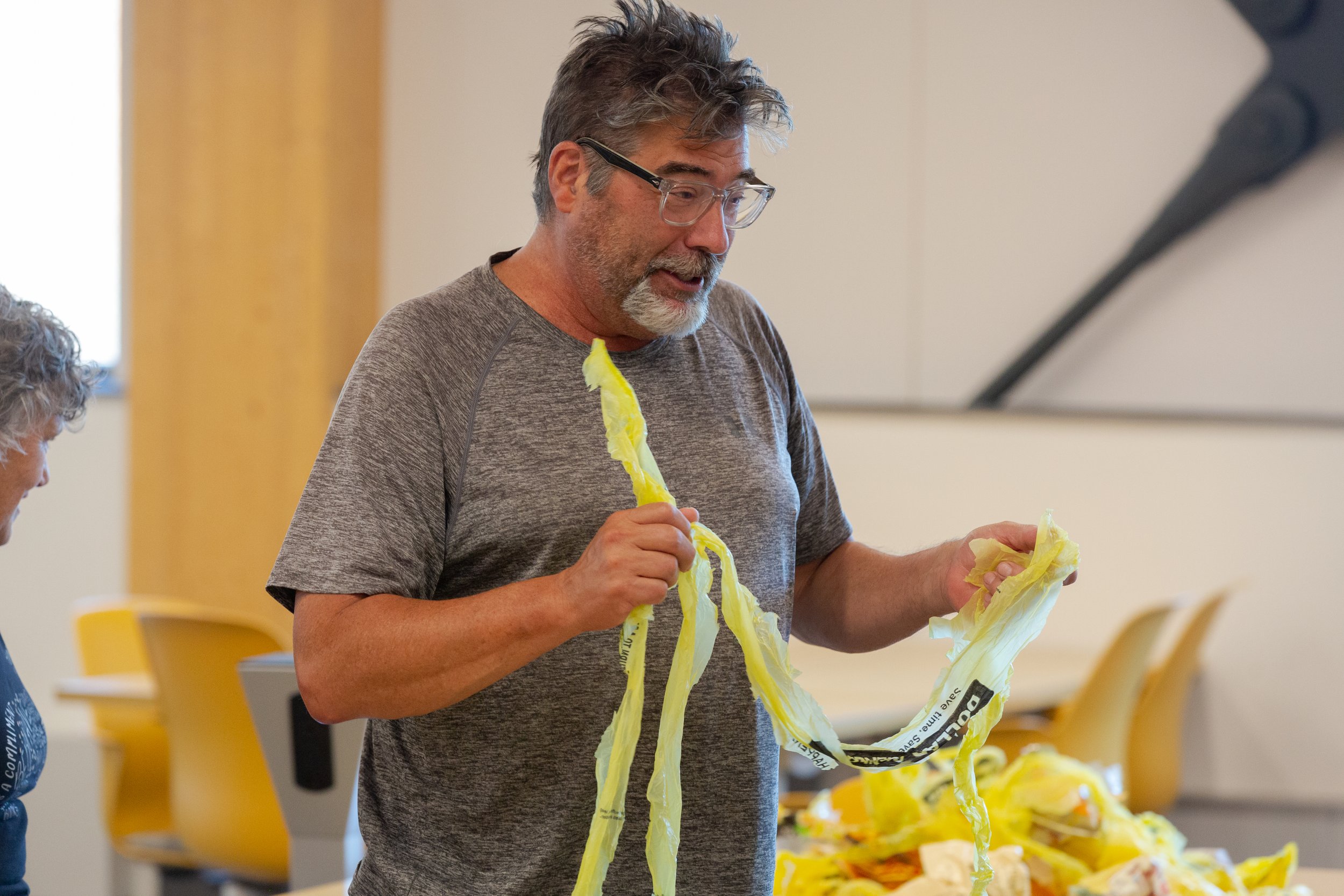 091822--eco-artivism--weaving-with-plastic-5953_52368237950_o.jpg