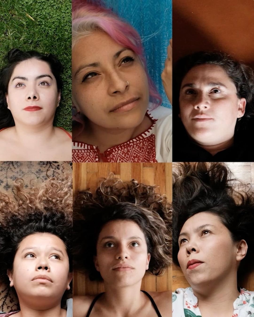 Mosaico de seis retratos de mujeres mirando hacia arriba, cada una con un fondo diferente.