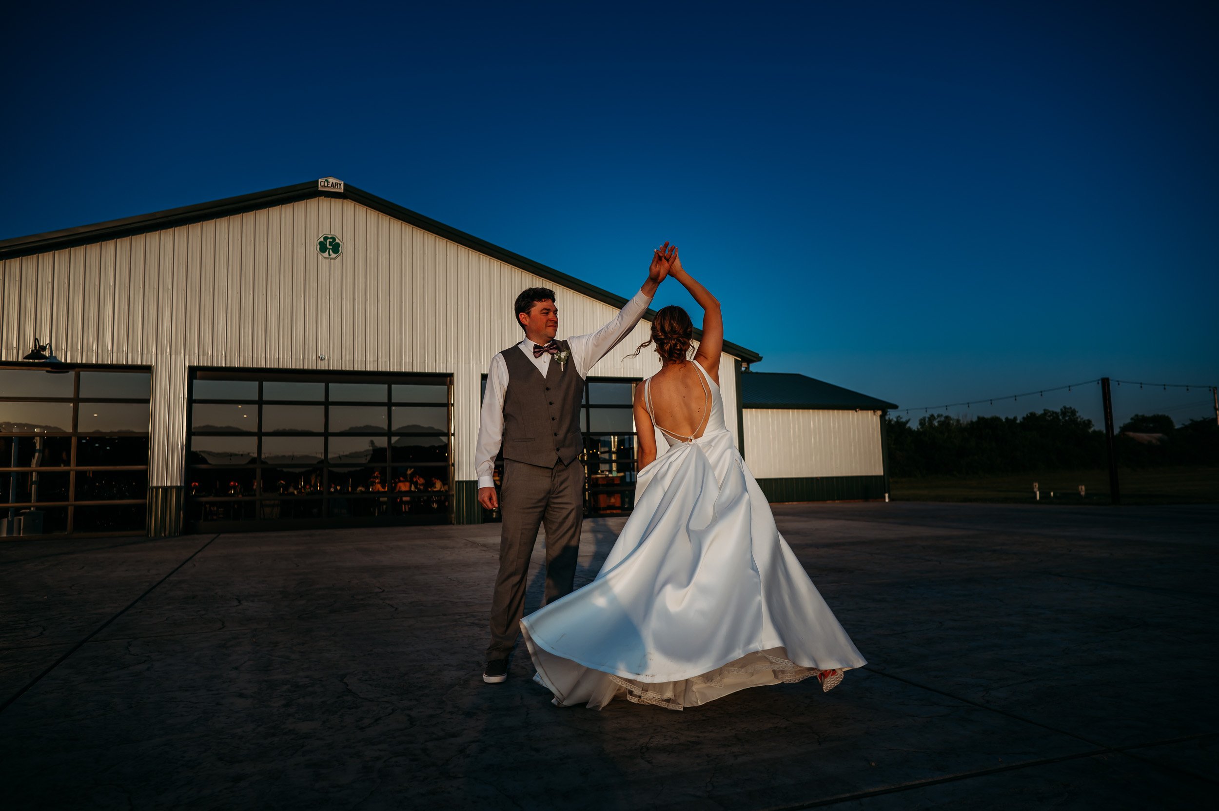 Brookdale farms wedding in eureka mo dancing photo.jpg