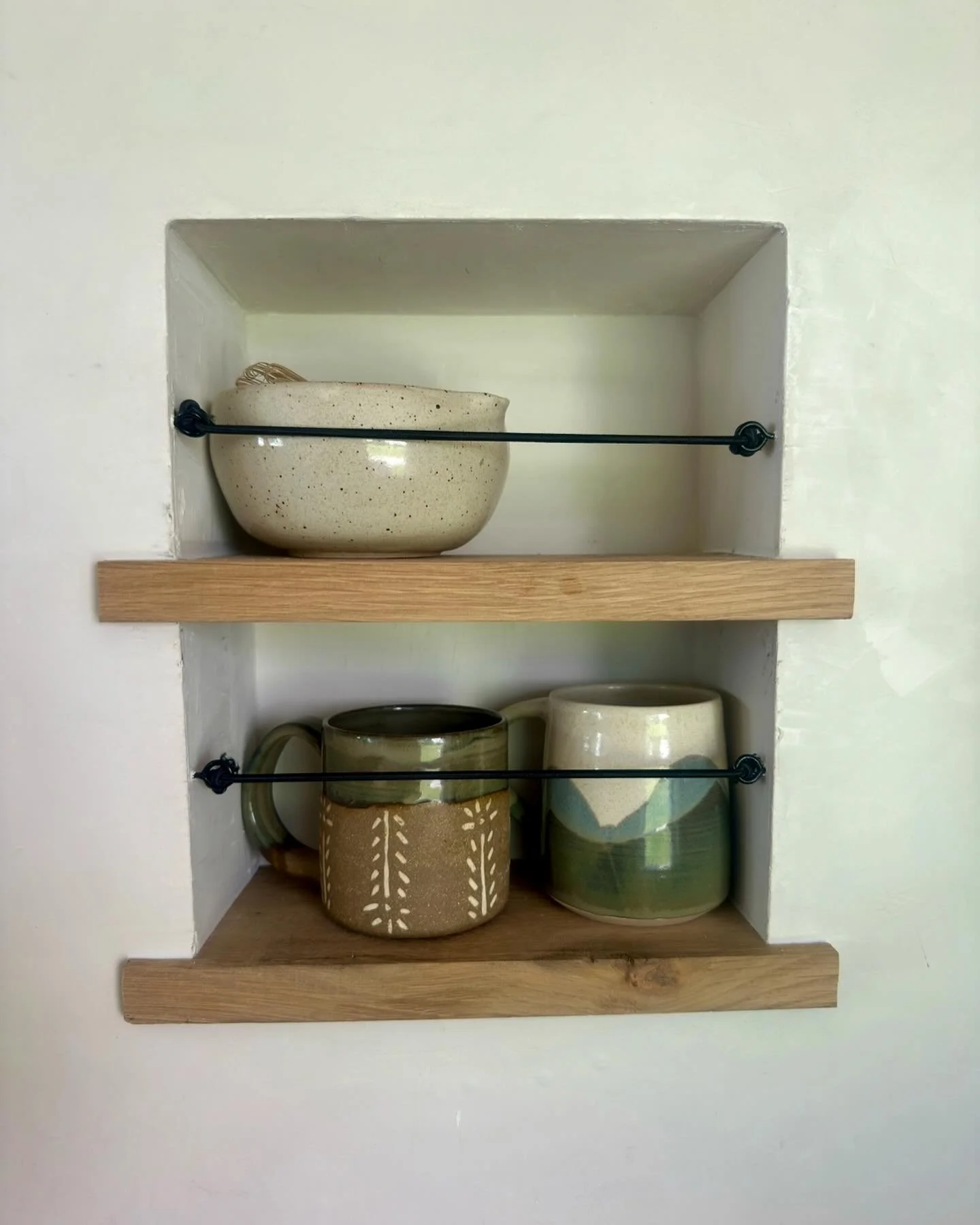 When your friend builds a special nook in her van for her Cloud&rsquo;s Rest pottery 🥹🥹🥹

@joanierss