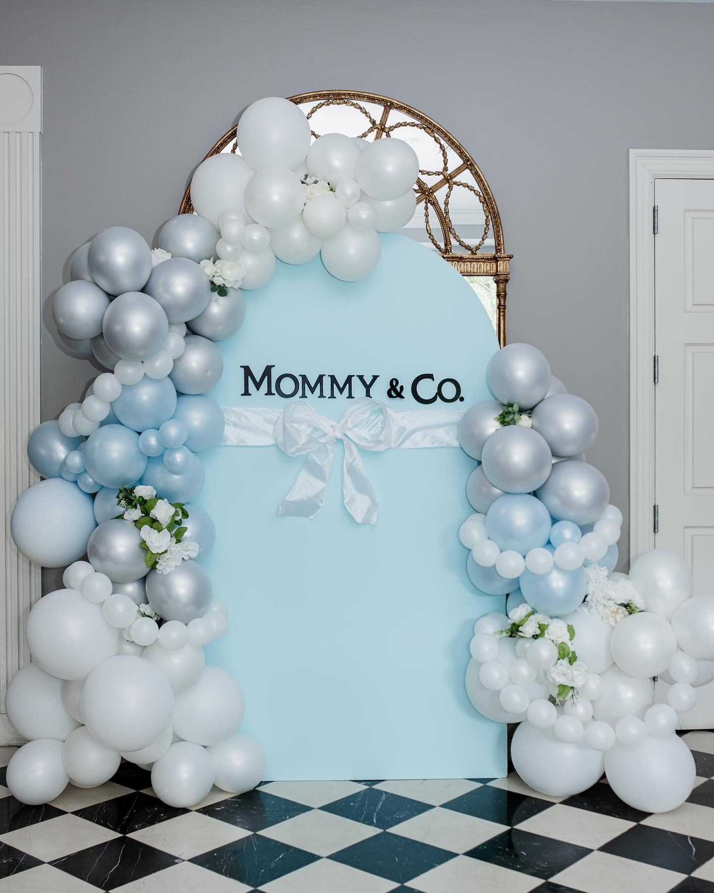 🩵 MOMMY &amp; CO. RECAP 🩵

✨ Event Design + Balloons @partywithlex 
✨ Venue &amp; Catering @thelegendscc 
✨ Photography @unrulyblooms.co 
✨ Videography  @forevermoore_photoandfilm 
✨ Movie Screen + Soft Play @cloudninestlouis 
✨ Photo Booth @moment