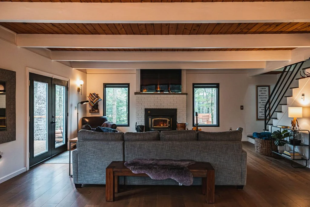 Living room area of casa la luz Poconos Pennsylvania