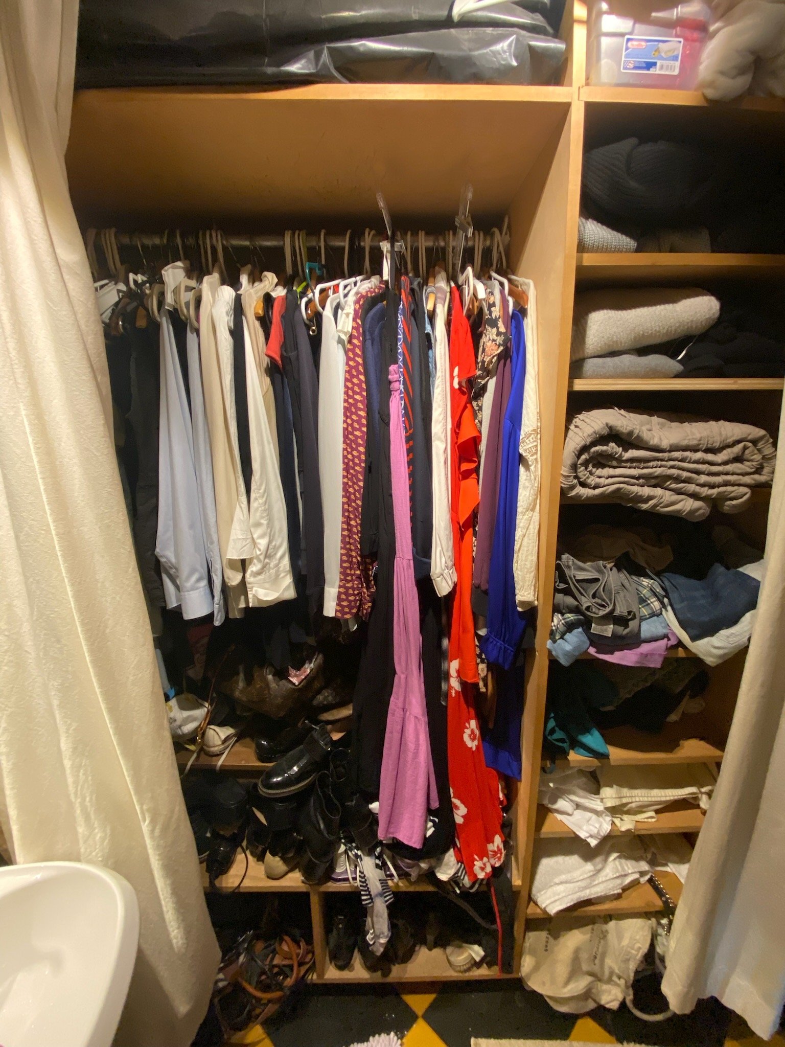 Closet Before 1.jpg