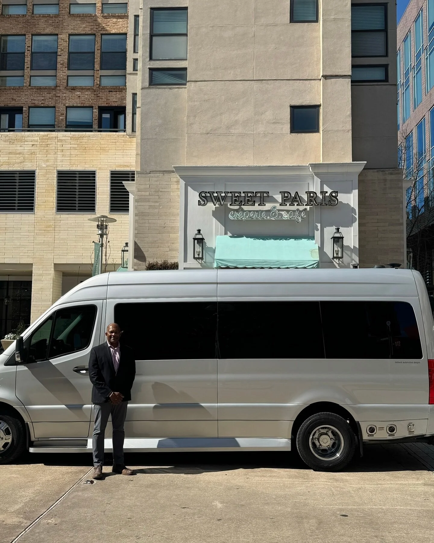 Experience the top-notch service of Silva Lux Charters, where our driver, Tony, will chauffeur you around town, ensuring your comfort as he takes you to your favorite locations around Houston. ✨🥂⁠
⁠
Don&rsquo;t hesitate to download our app and book 