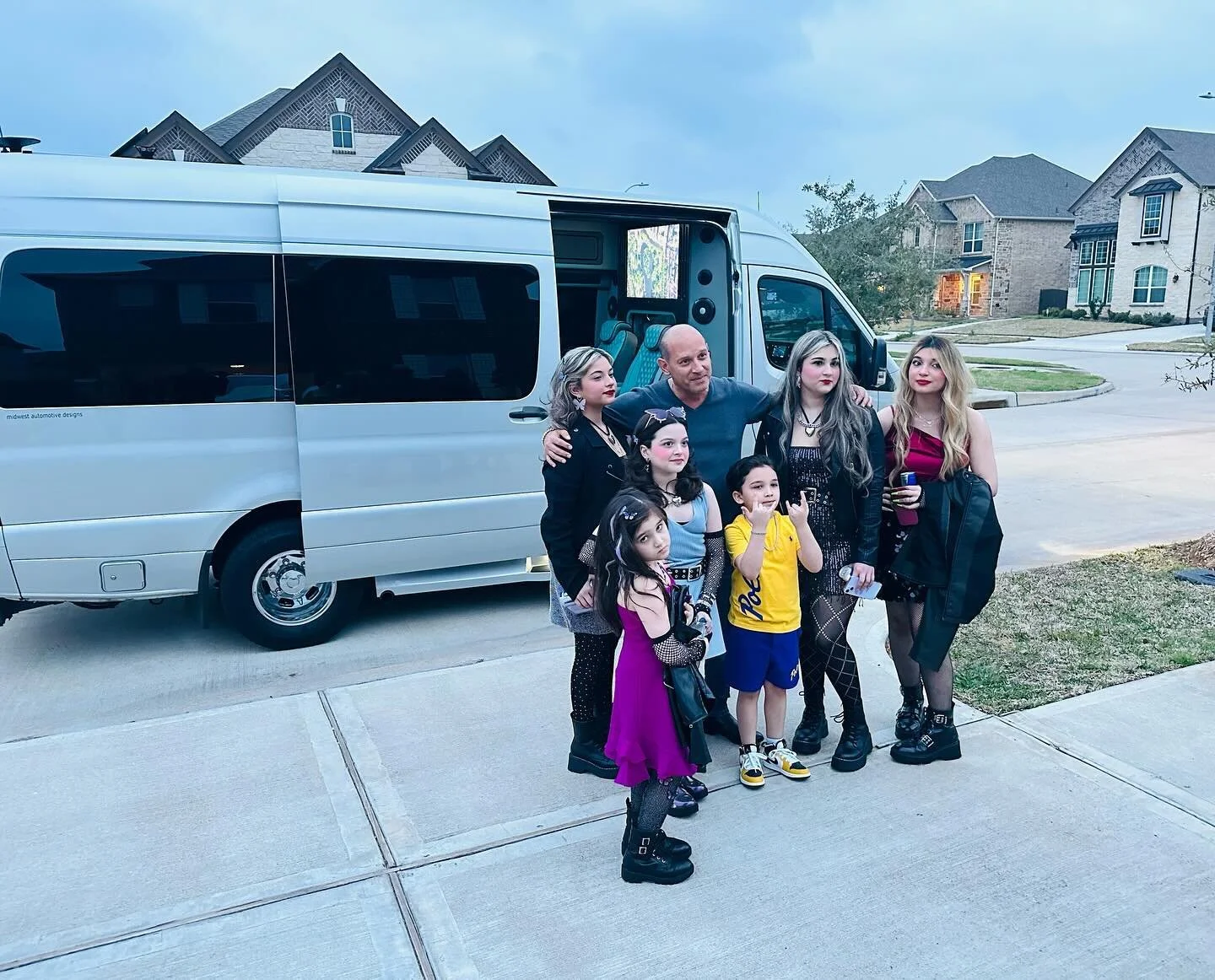 We had the pleasure of driving this amazing family to the Olivia Rodrigo concert last night 🌟🪩🕺🏻 #silvaluxcharter 

Book now for $125 an hour with tax + tip included! 💛 Tap the link in our bio to learn more.