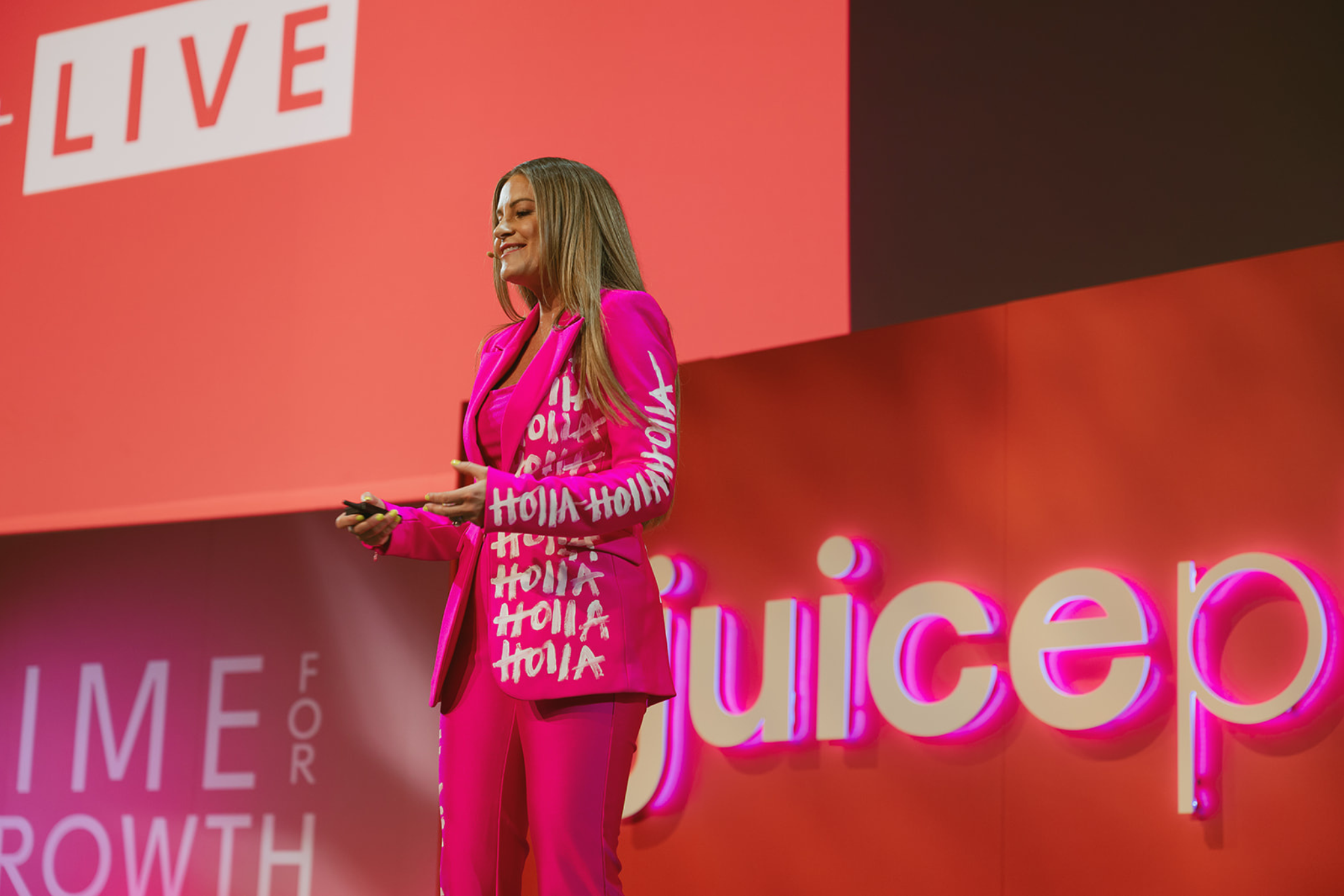 HOLLER AT YOUR LIFE: UNLOCKING CREATIVITY, ORIGINALITY, AND INITIATIVE FROM THE INSIDE OUT