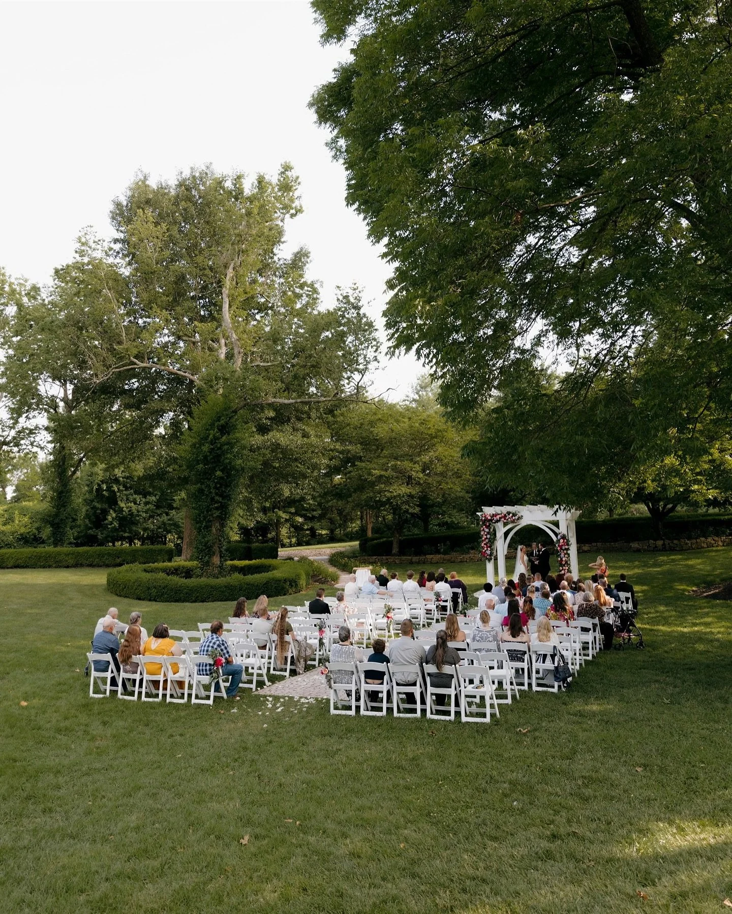 bits and pieces from the Demster Wedding🦢 
.
.
.
.
.
.
Second shooter for @jenna.lynnphotography
#weddingphotos #weddingphotography #gettingready #weddinggettingready #weddingdetails #charleston #charlestonweddingphotographer #charlestonwedding #sou