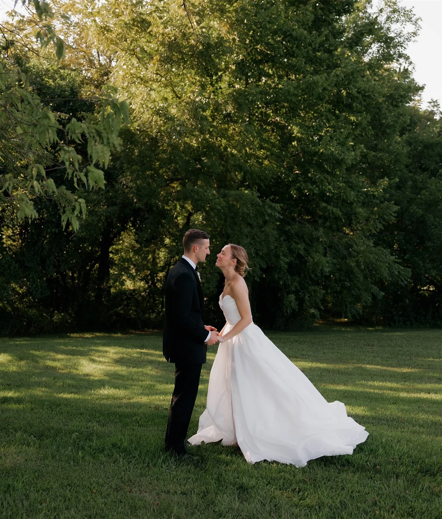 Introducing Mr. &amp; Mrs. Murrow!! 🤍🤍🤍

.
.
.
.
.
.
#weddingphotos #weddingphotography #gettingready #weddinggettingready #weddingdetails #charleston #charlestonweddingphotographer #charlestonwedding #southcarolinaphotographer #southcarolinaphoto