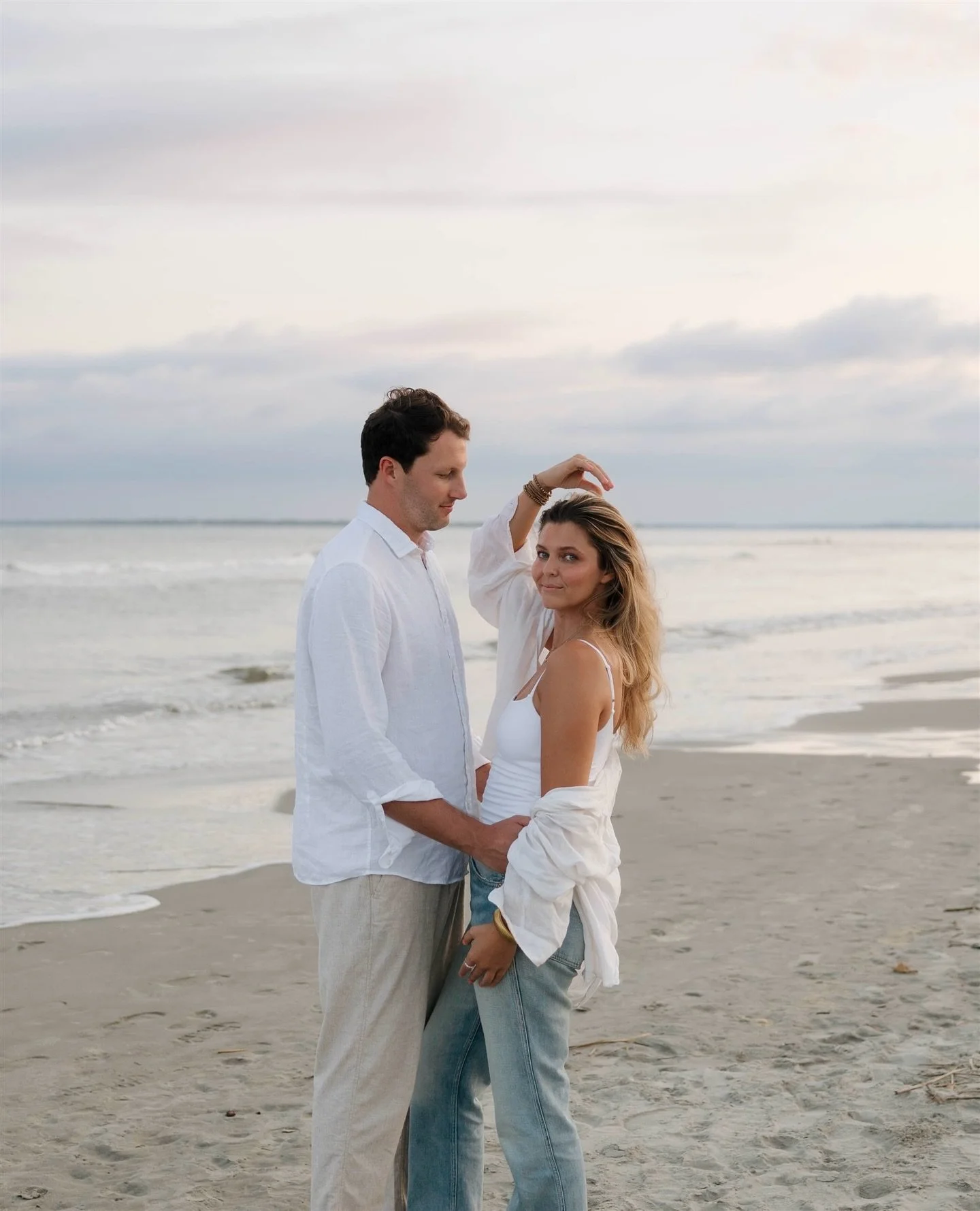 Spring on the beach☁️🌊🍊
.
.
.
.
.
#charlestonphotographer #charleston #charlestonbeachphotographer #beachphotography #couplephotographer
