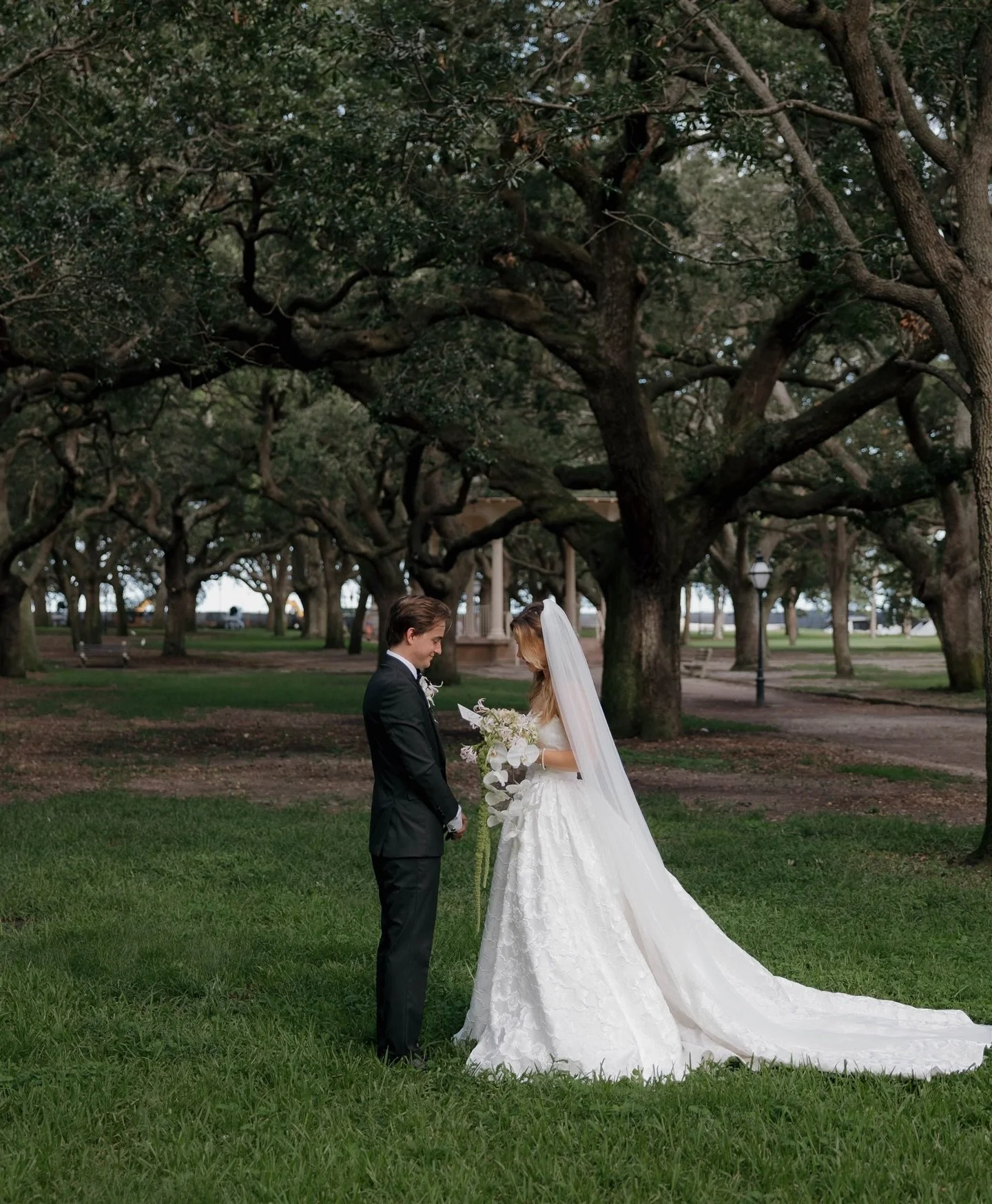 A wedding in Downtown Charleston🤍
.
.
.
.
Second photographer for @natalyaphelpsfilm #charlestonphotographer #charlestonweddingphotographer #charlestonwedding #charlestonphotography #charlestonsc