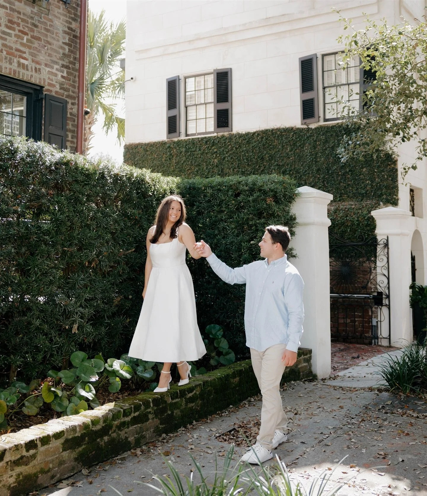 engagement shoot! 🤍🤍🤍 
.
.
.
.
.
#charlestonphotographer #charlestonweddingphotographer #charlestonengagement #charlestonengagementphotographer #charlestonphotography