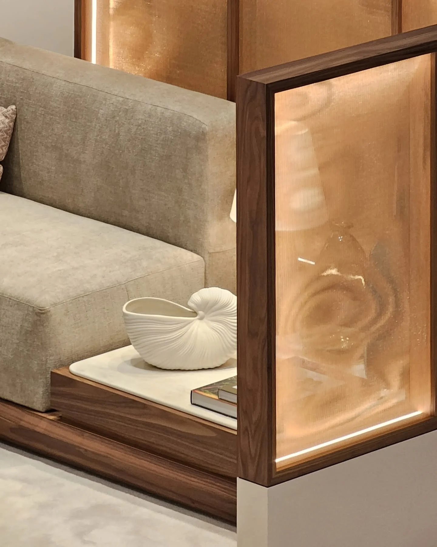 D&eacute;tails de mobiliers con&ccedil;us pour la marque @prestigeyachtsofficia en collaboration avec Designbott, &agrave; l'occasion du salon de Dusseldorf

Furniture details designed for the @prestigeyachtsofficial brand in collaboration with Desig