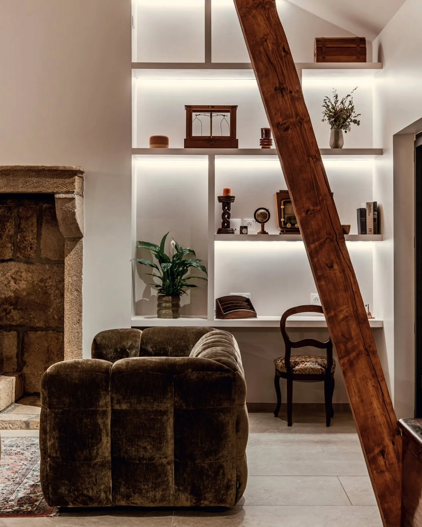 Optimiser et rendre fonctionnels des espaces perdus lors d'une r&eacute;novation.

#renovation #interiordesign #agencement #gite #architectureinterieure