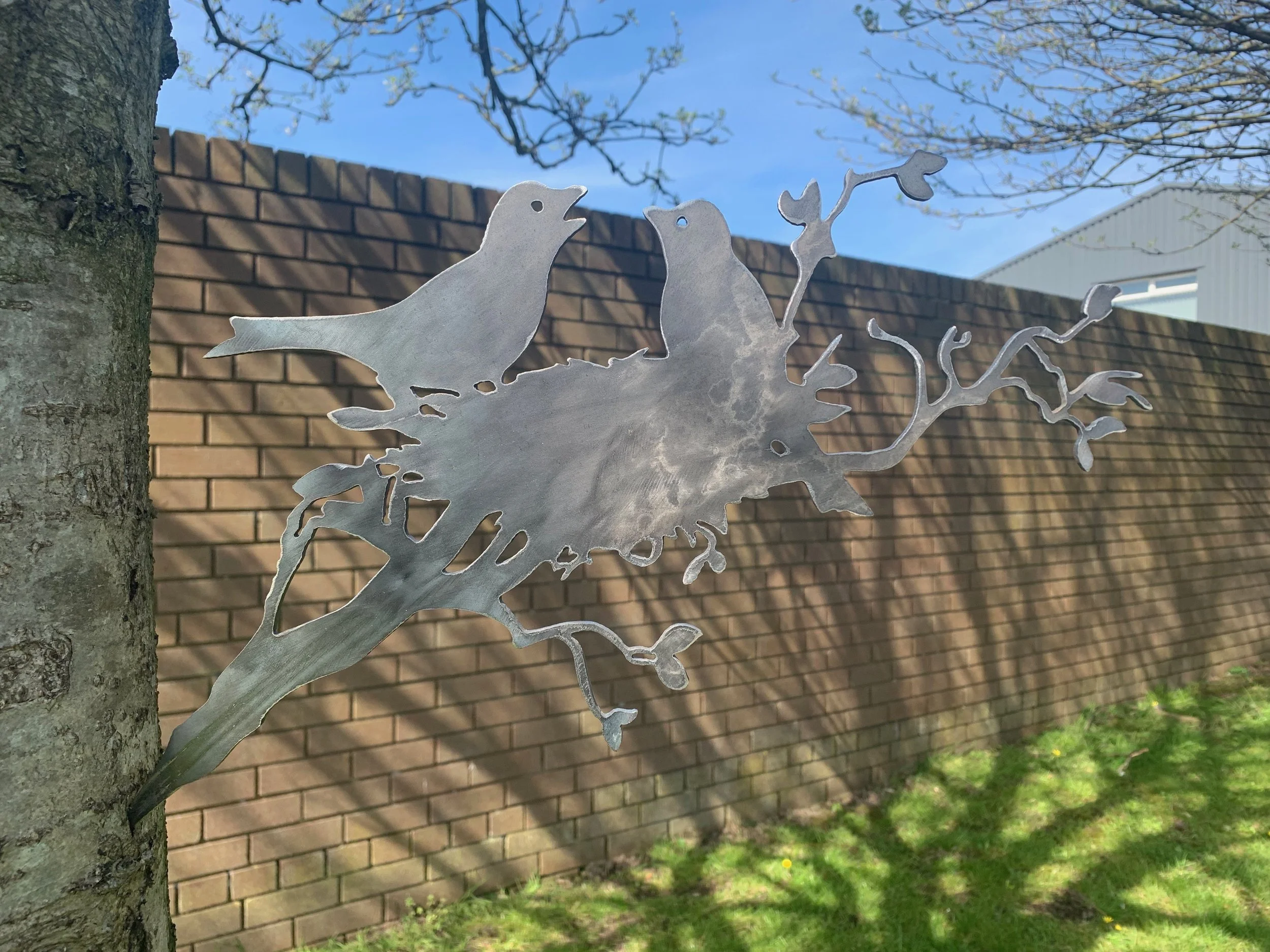 birds in a nest metalbird silhouete garden art 1.JPG