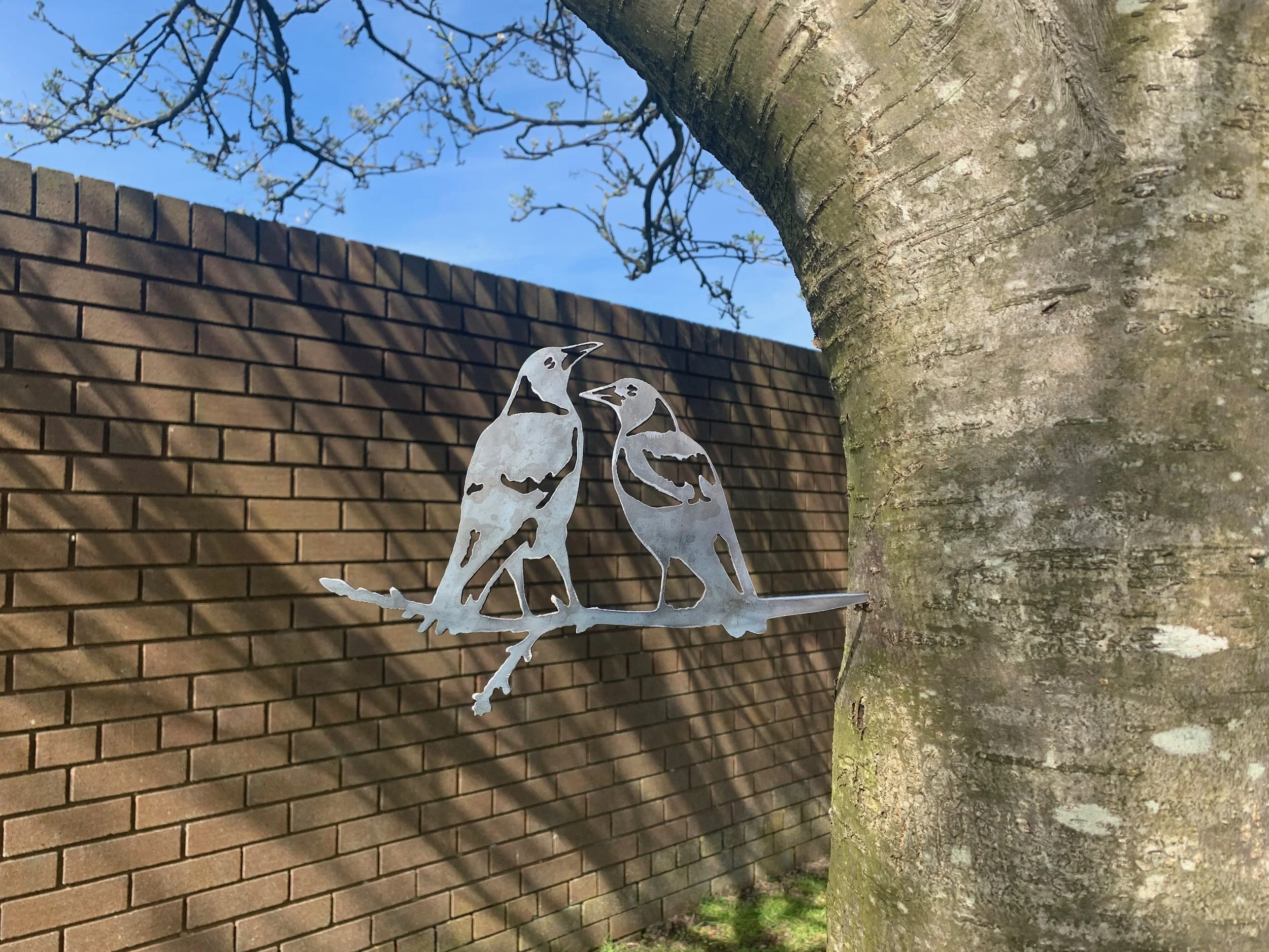 magpie couple metalbird garden art 2.JPG