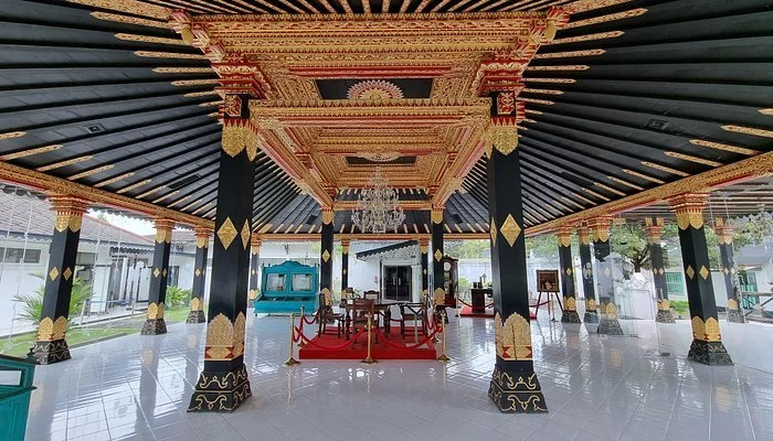 yogyakarta-palace.jpg