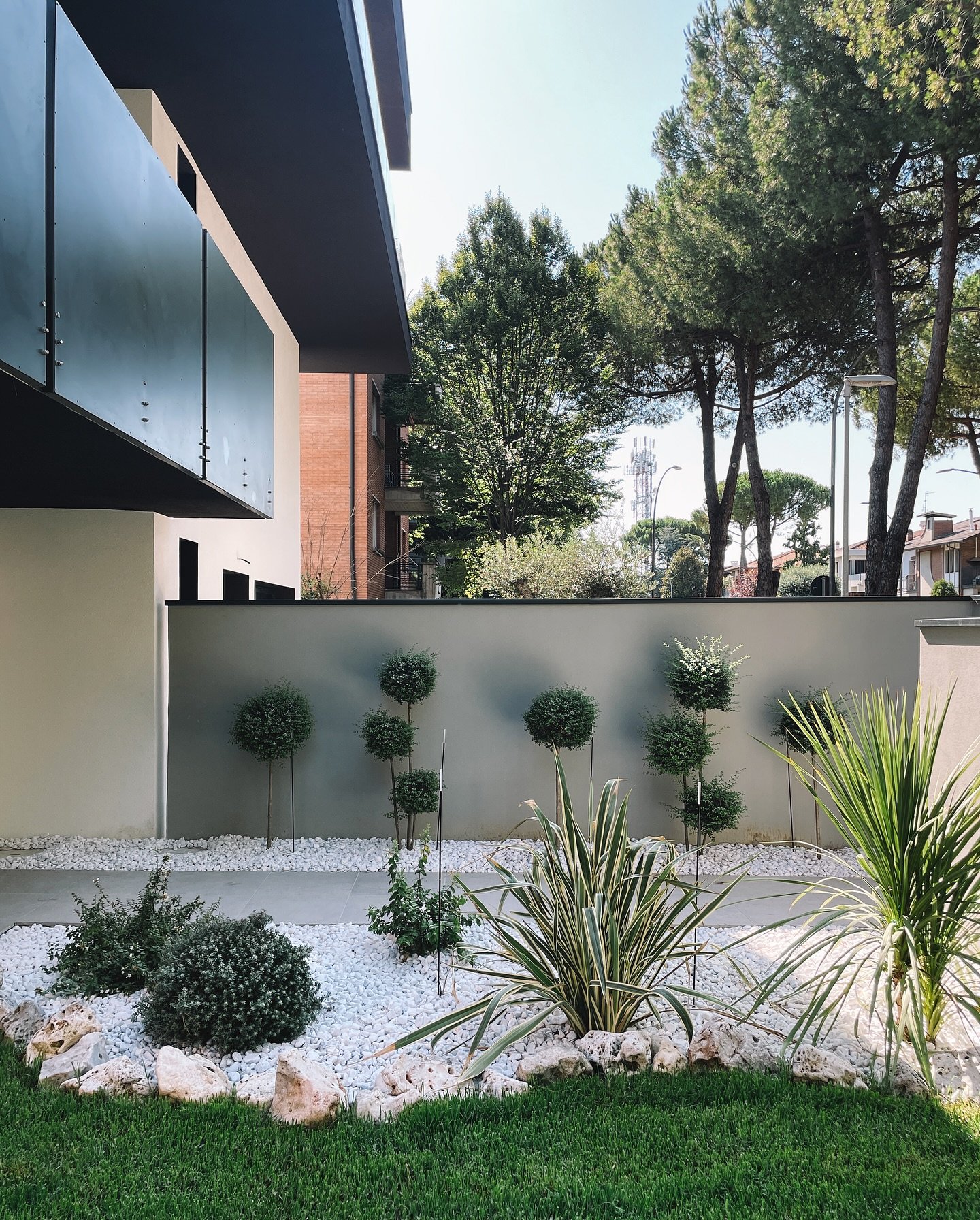 ✨ In arrivo una nuova residenza privata!

Stiamo completando un elegante edificio moderno a due piani, situato in una delle pi&ugrave; belle zone residenziali di Forl&igrave;. Questa struttura ospita due appartamenti esclusivi, ciascuno su un intero 