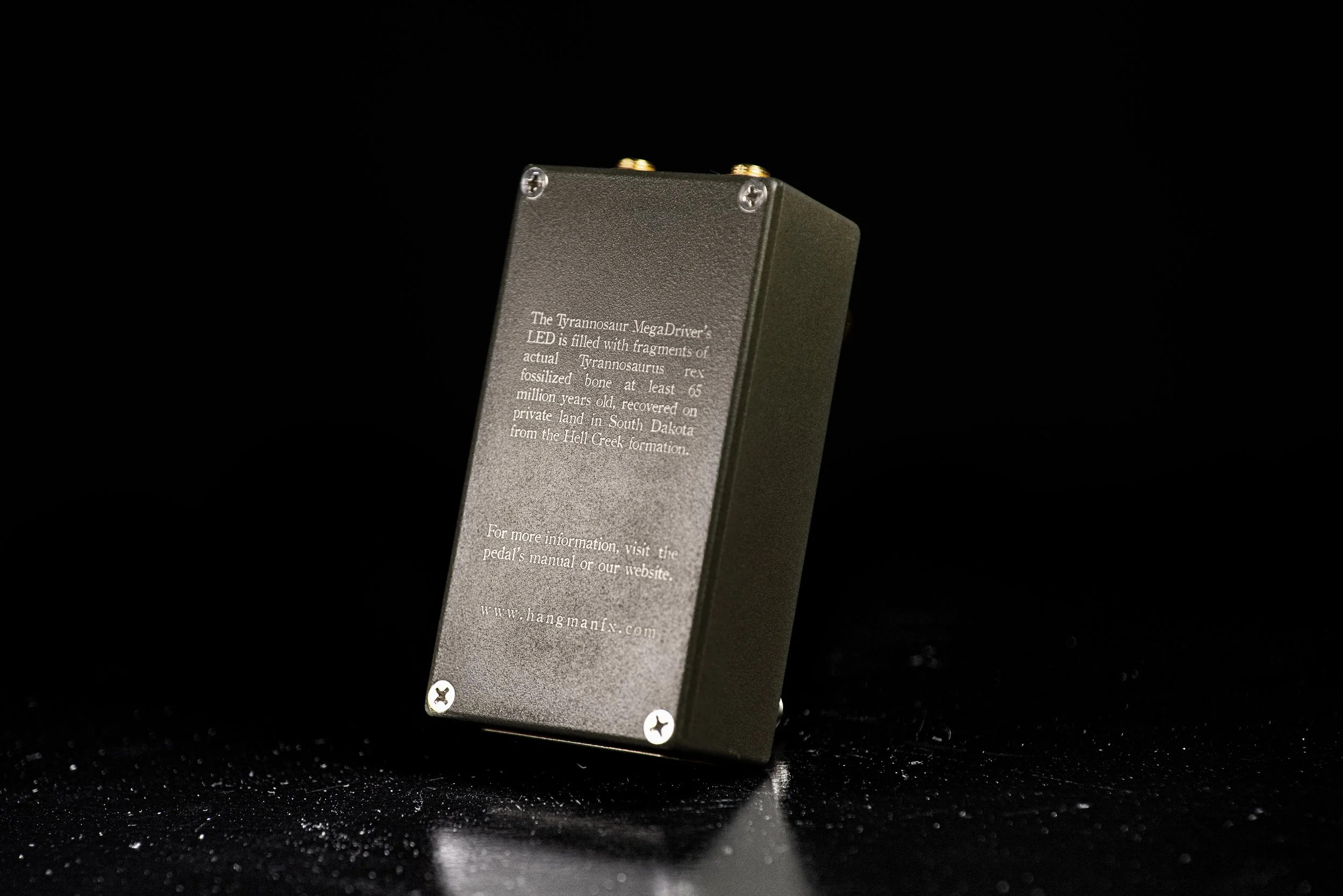 Tyrannosaur MegaDriver (overdrive/fuzz-stortion + 2 switchable