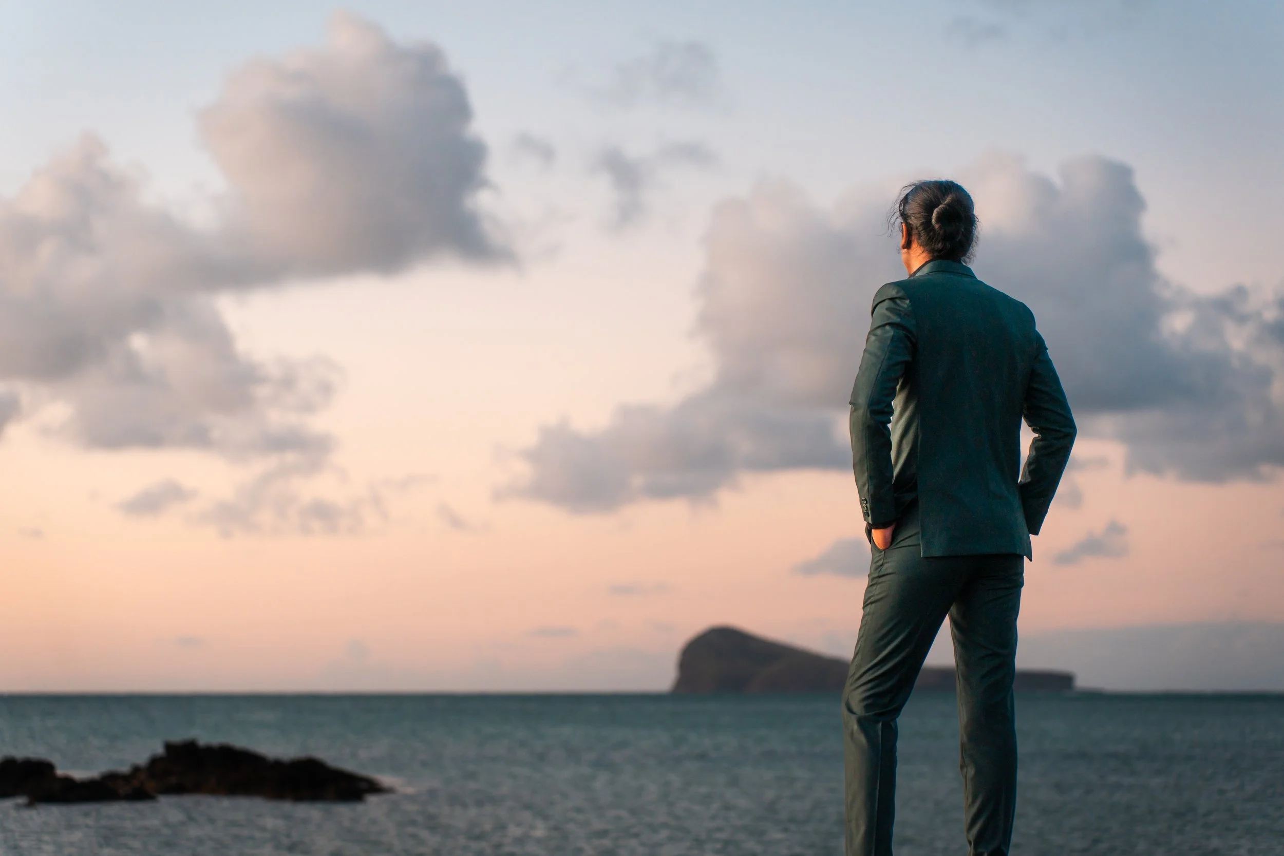 Beach sunset photoshoot at a great photo location at the beach in Mauritius